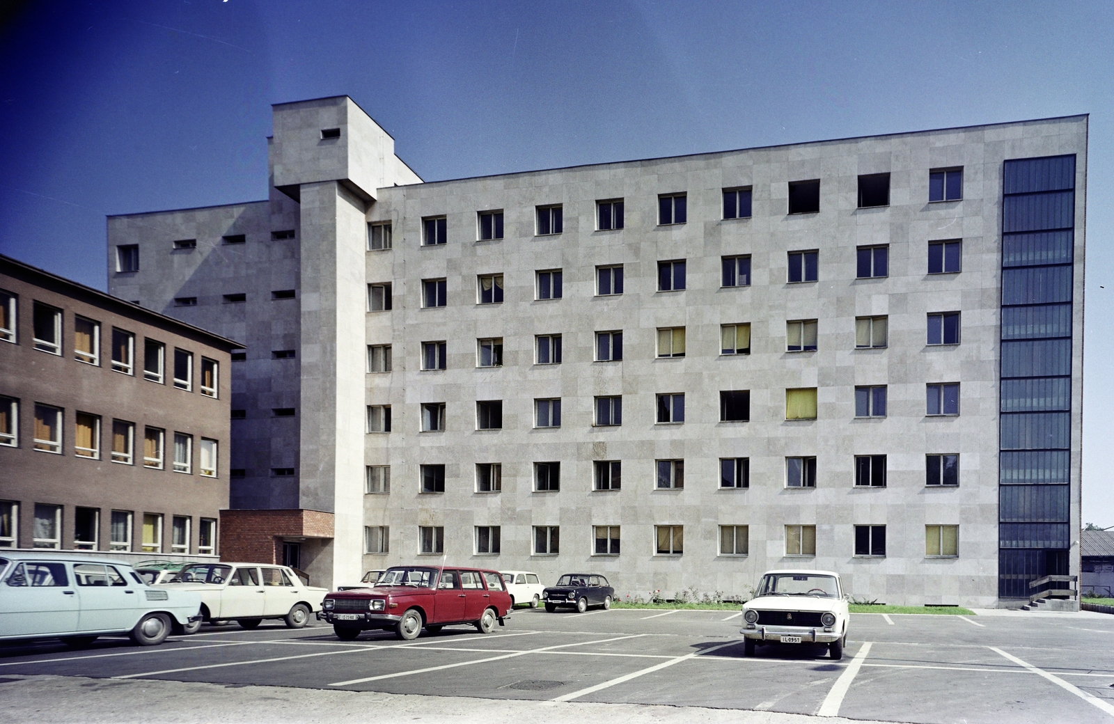 1979, Artfókusz, Fábián József, Wartburg 353, VAZ 2101, parkoló, Fiat 850, színes, Fortepan #280217