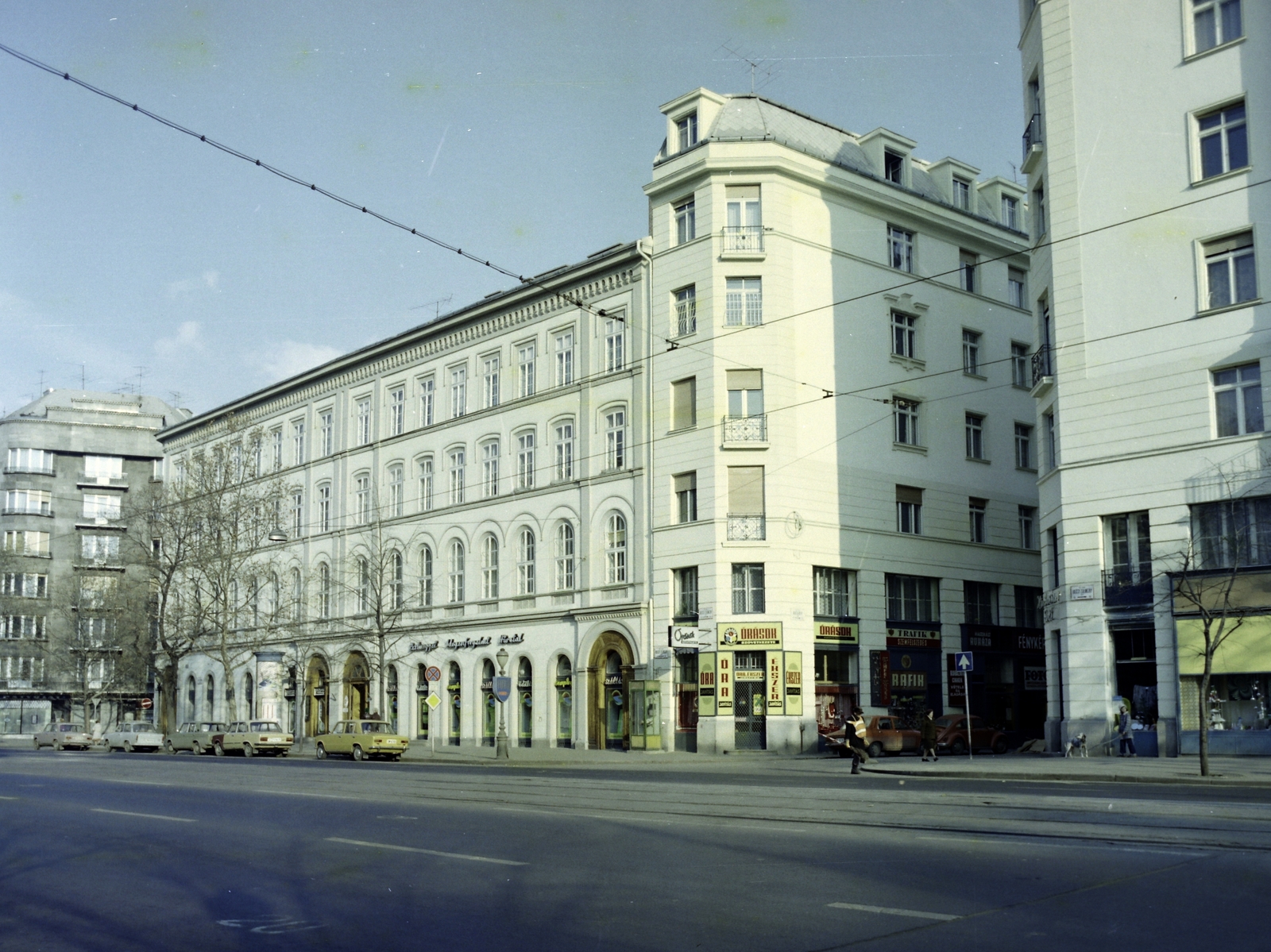 Hungary, Budapest VI., Bajcsy-Zsilinszky út, balra a Lázár utca, jobbra a Révay köz., 1980, Artfókusz, Budapest, Fortepan #280239