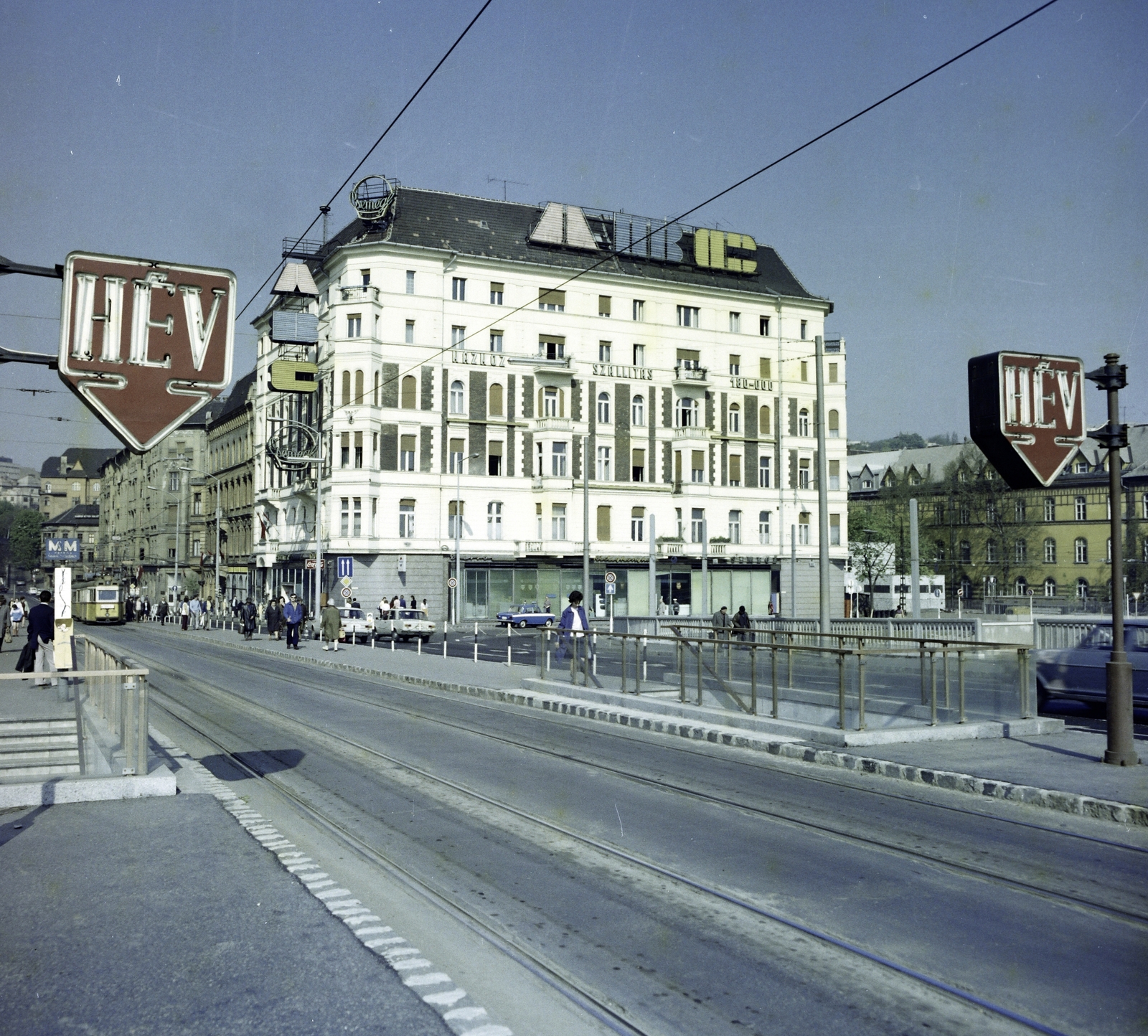 Hungary, Budapest II., Margit híd budai hídfő, szemben a Margit körút (Mártírok útja)., 1980, Artfókusz, Budapest, Fortepan #280280