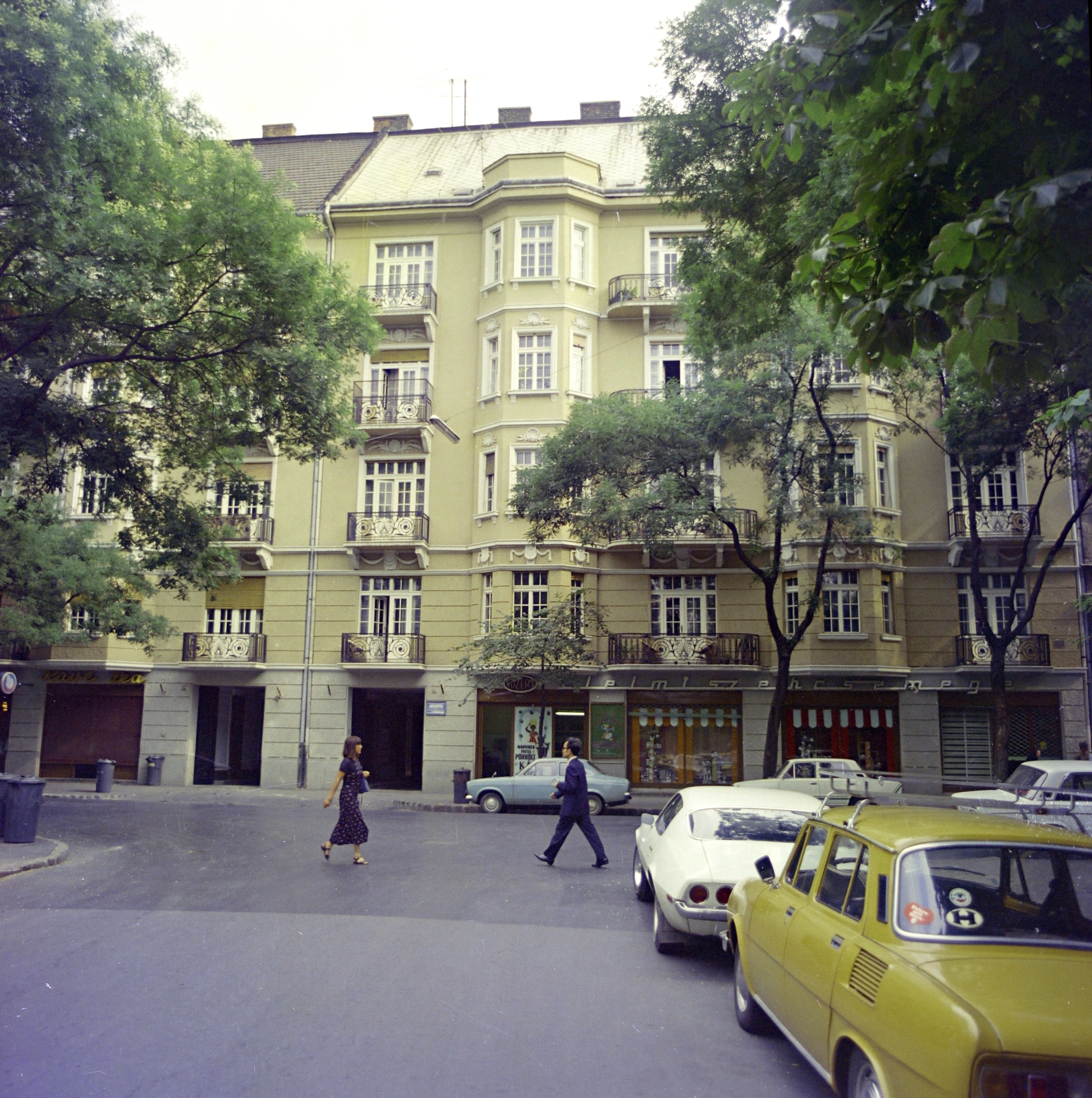 Hungary, Budapest VI., Rippl-Rónai utca, szemben a Benzúr utca 39/a és 39/b számú ház., 1980, Artfókusz, Budapest, Fortepan #280282