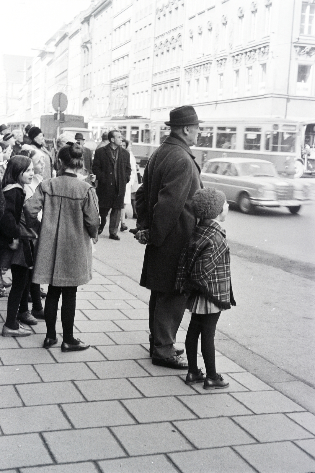 Németország, München, Marienplatz, szemben a Kaufingerstraße., 1965, Artfókusz, Fábián József, NSZK, Fortepan #280338