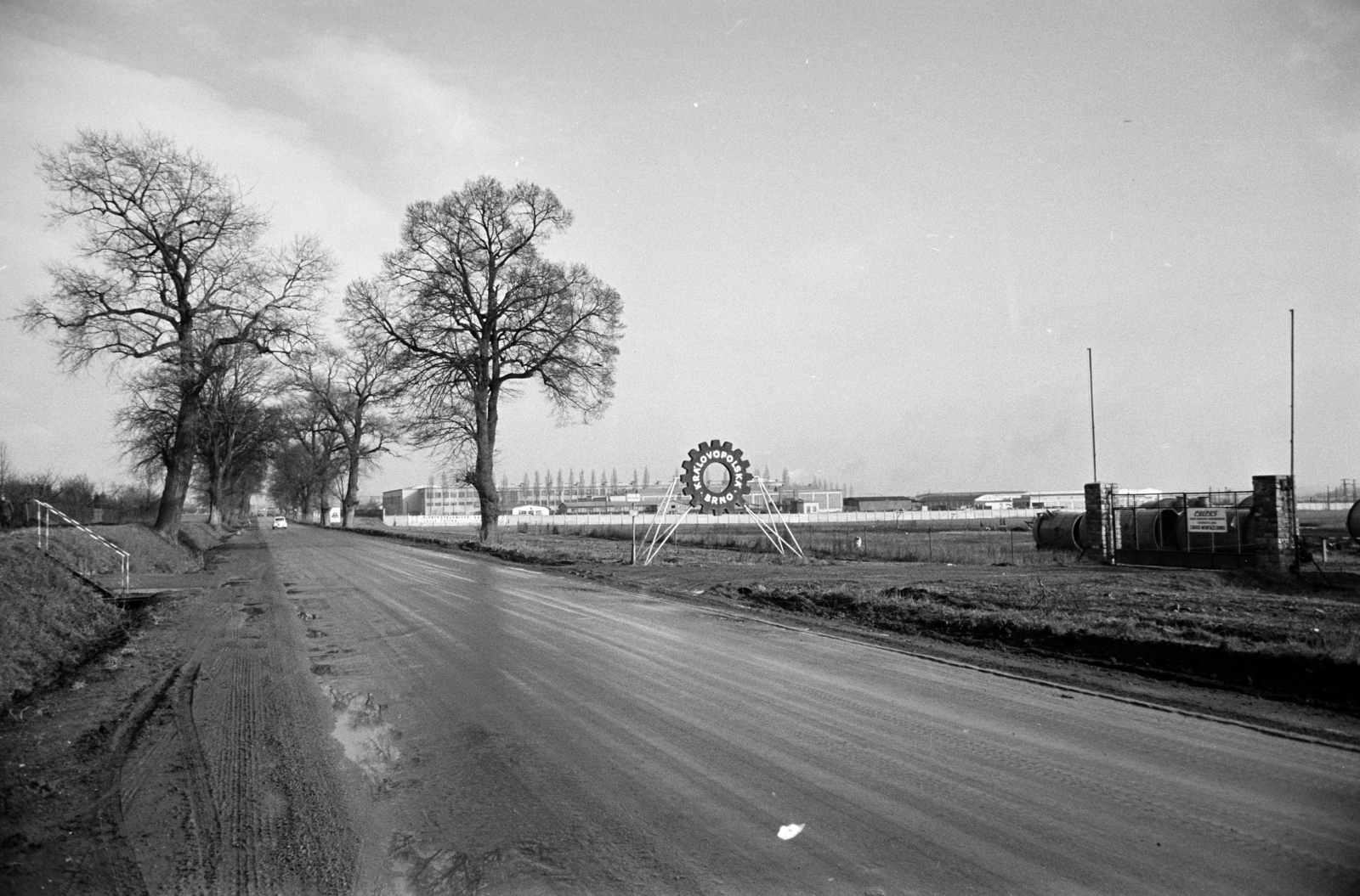 Csehország, Brno, ulica Vídeňská (az 52-es főút a várostól délre)., 1965, Artfókusz, Fábián József, Csehszlovákia, Fortepan #280498