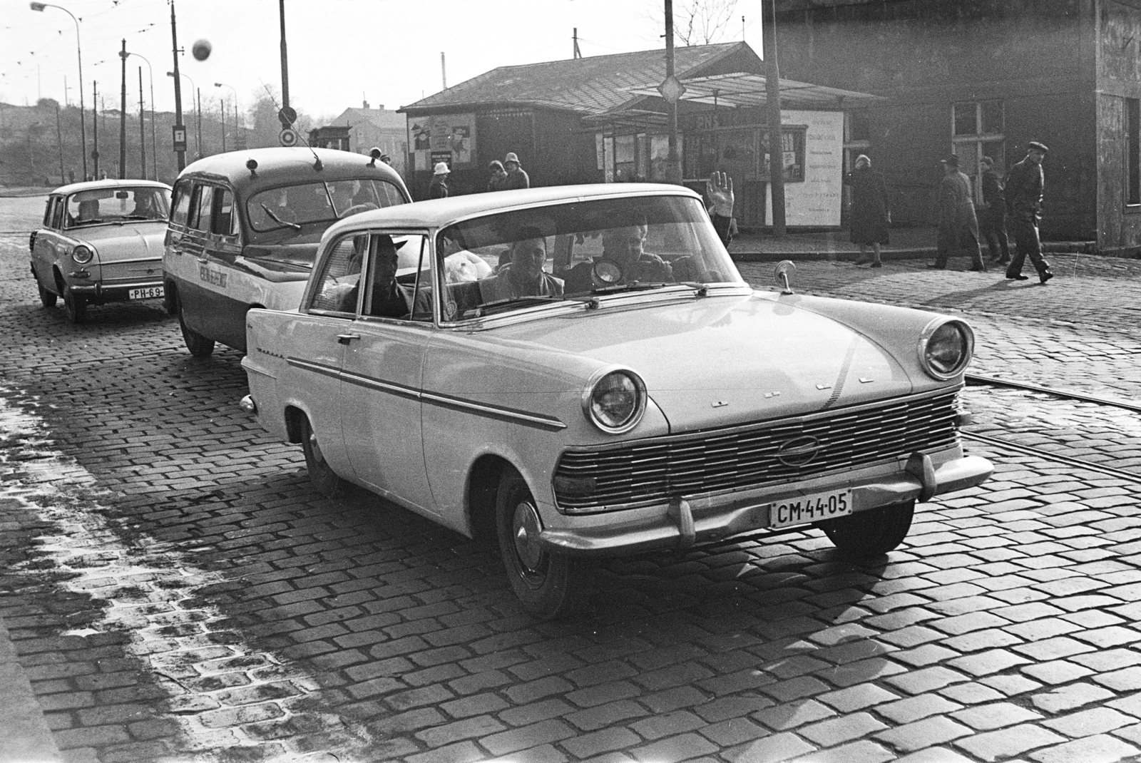 Csehország, Prága, Kateřina Žižková ulice a Spojovací ulice felé nézve., 1967, Artfókusz, Fábián József, rendszám, Opel Rekord P2, Skoda 1000 MB, Skoda 1200, Fortepan #280511