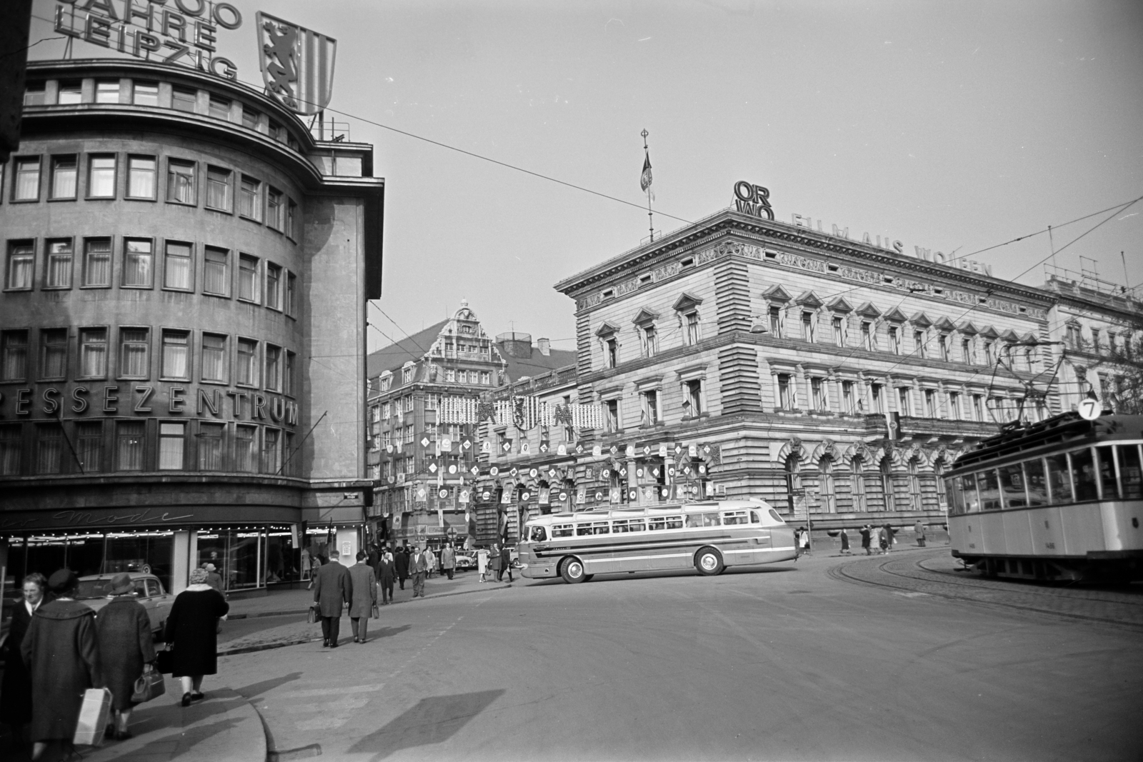 Germany, Leipzig, Schillerstraße, szemben a Peterssraße torkolata., 1967, Artfókusz, GDR, Fortepan #280523