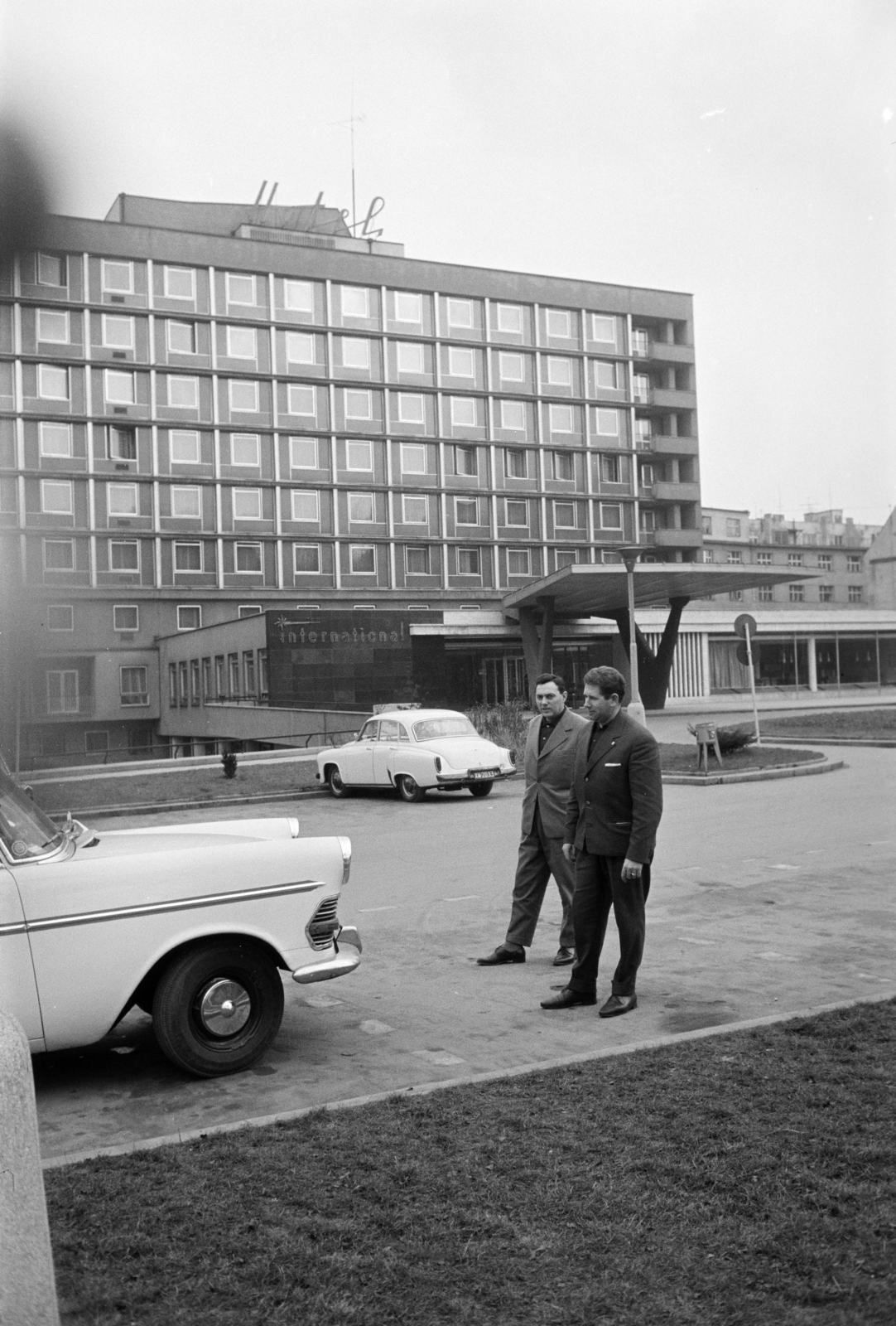 Csehország, Brno, Husová ulice, Hotel International., 1967, Artfókusz, Fábián József, Csehszlovákia, Fortepan #280540
