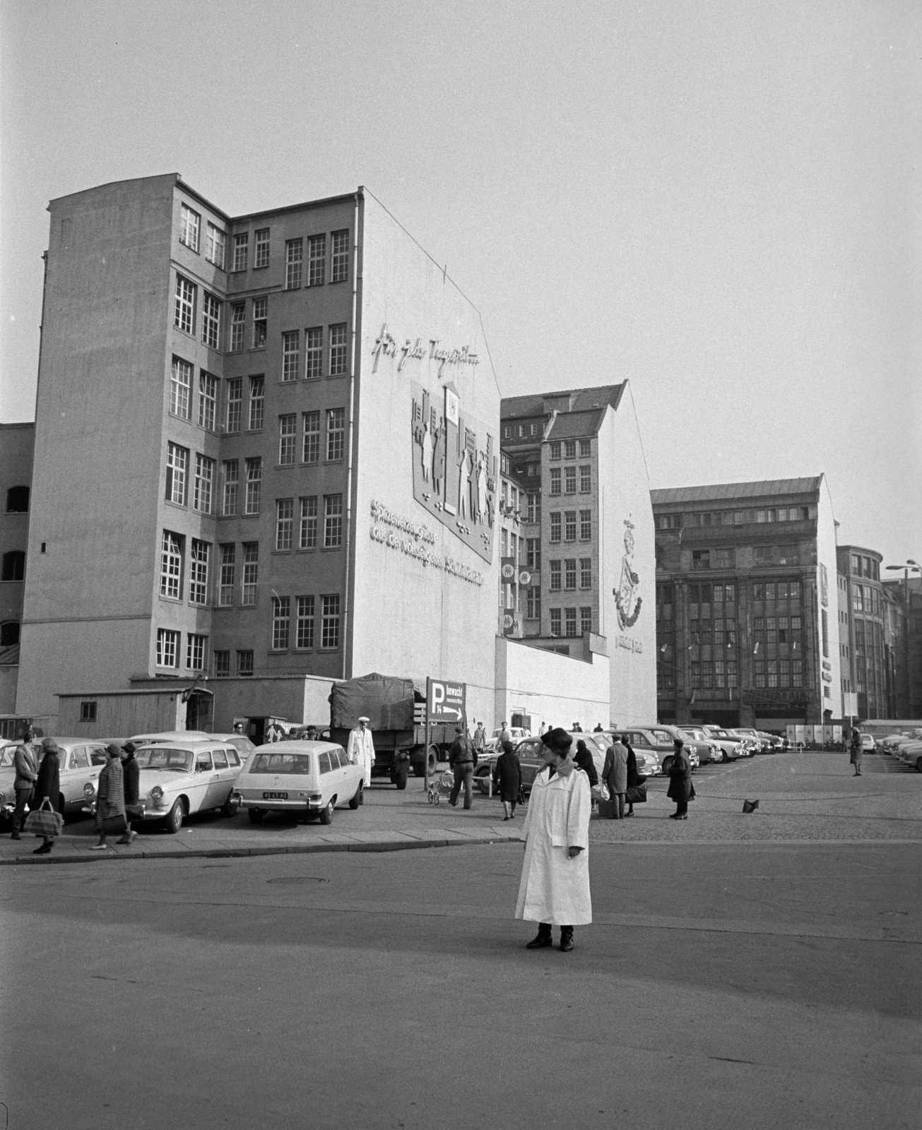 Germany, Leipzig, Burgplatz, a Burgstraße torkolatától a Peterstraße felé nézve., 1965, Artfókusz, GDR, Fortepan #280546