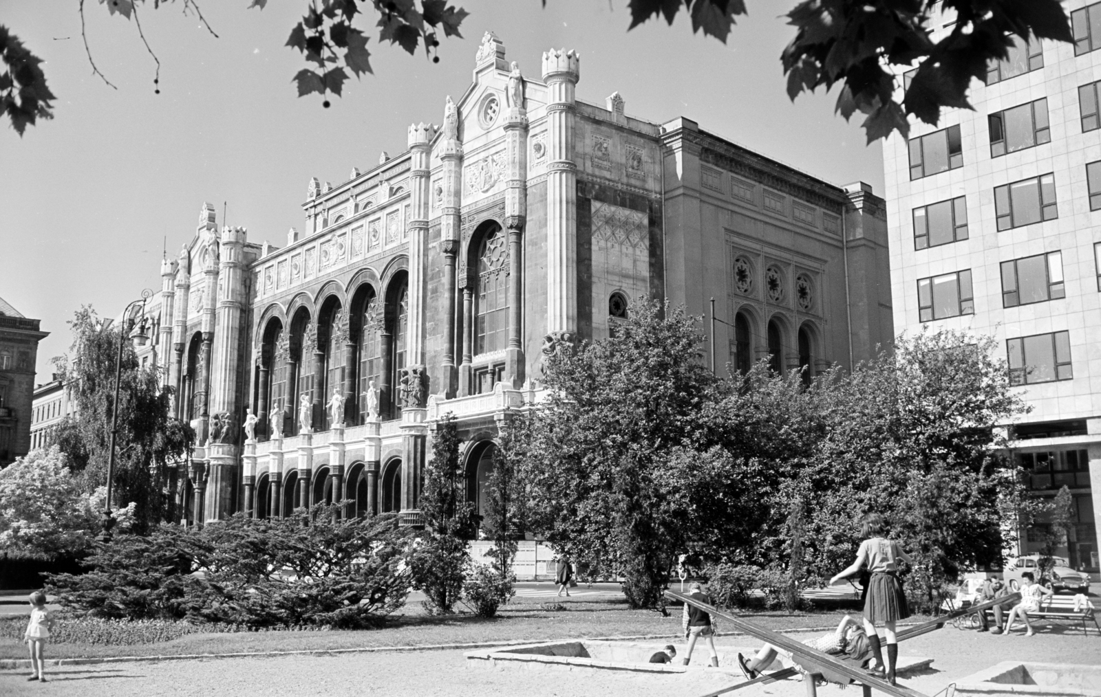 Hungary, Budapest V., Vigadó tér, szemben a Vigadó., 1968, Artfókusz, Budapest, Fortepan #280583