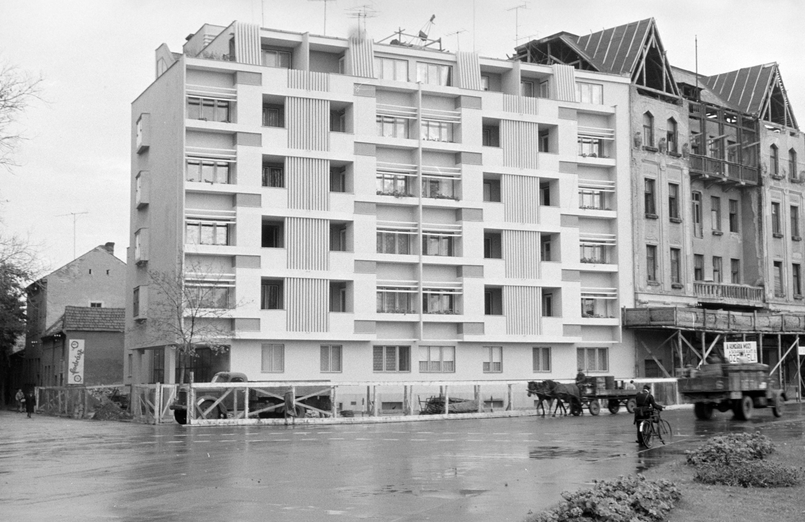 Hungary, Debrecen, Kálvin tér, szemben a 14. számú ház, balra a Darabos utca., 1963, Artfókusz, Fortepan #280631