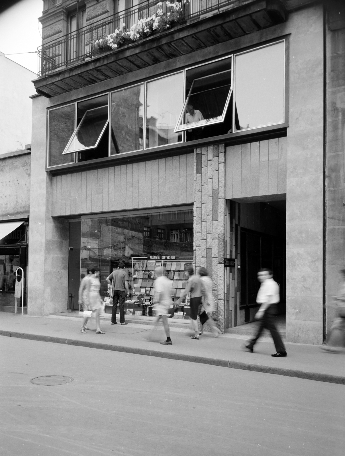 Magyarország, Budapest V., Váci utca 22., Akadémiai könyvesbolt., 1969, Artfókusz, Fábián József, könyvesbolt, Budapest, Fortepan #280637