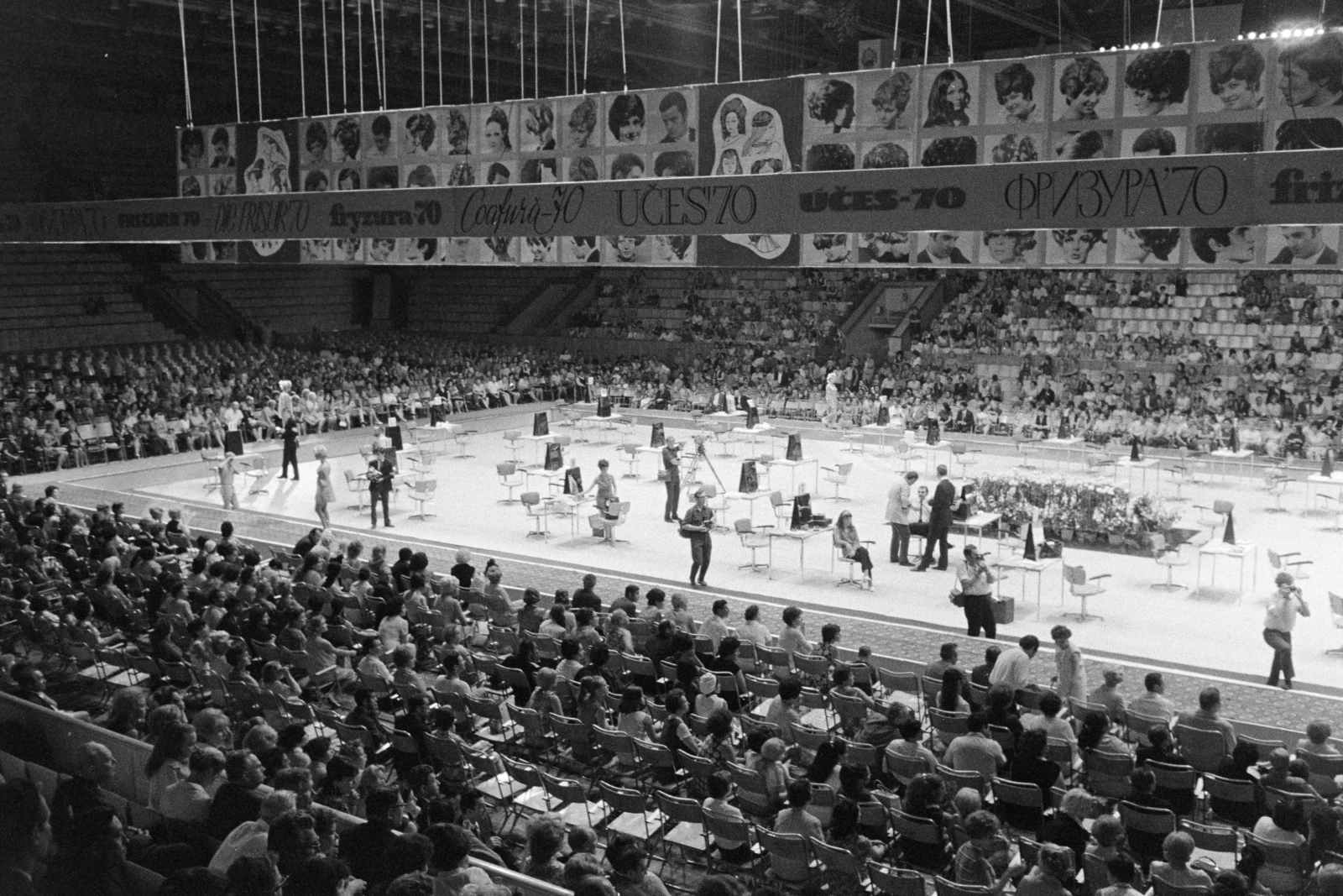 Oroszország, Moszkva, ulica Luzsnyiki, Lenin Sportpalota, a szocialista országok női- és férfifodrászainak 1970. évi nemzetközi versenye, 1970, Artfókusz, Fábián József, Szovjetunió, Fortepan #280785