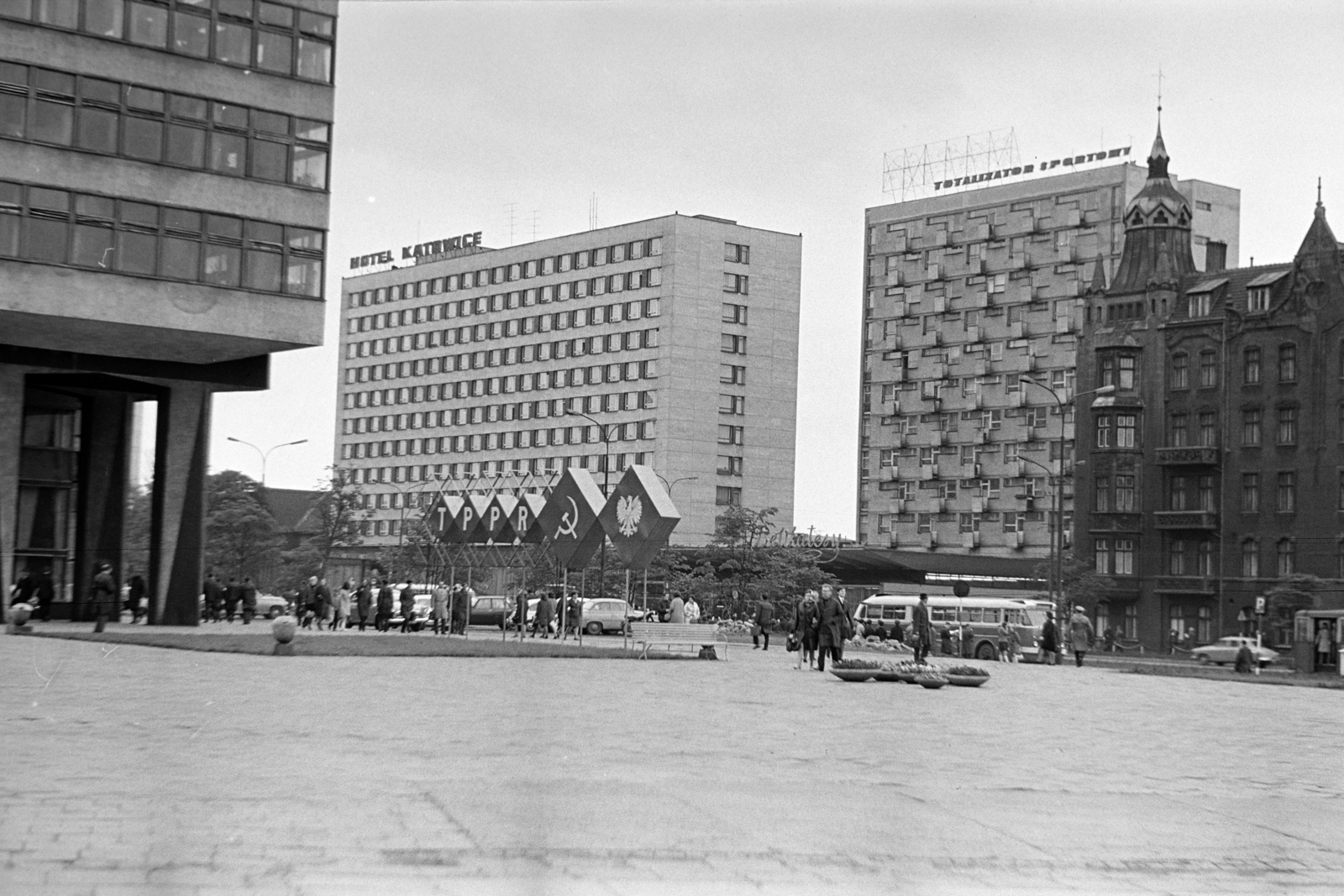 Poland, Katowice, Piotra Skargi az ulica Franza Wincklera - aleja Wojciecha Korfantego között., 1968, Artfókusz, Fortepan #280790