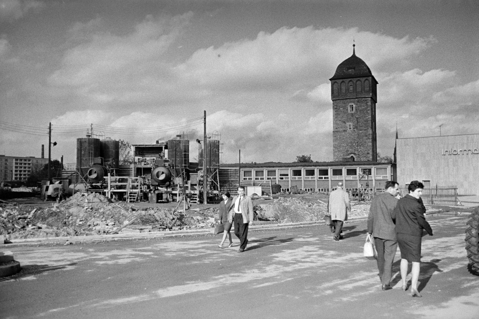 Germany, Chemnitz, (Karl-Marx-Stadt), a Roter Turm a Straße der Nationen - Rathausstraße sarok felől., 1966, Artfókusz, GDR, Fortepan #280808