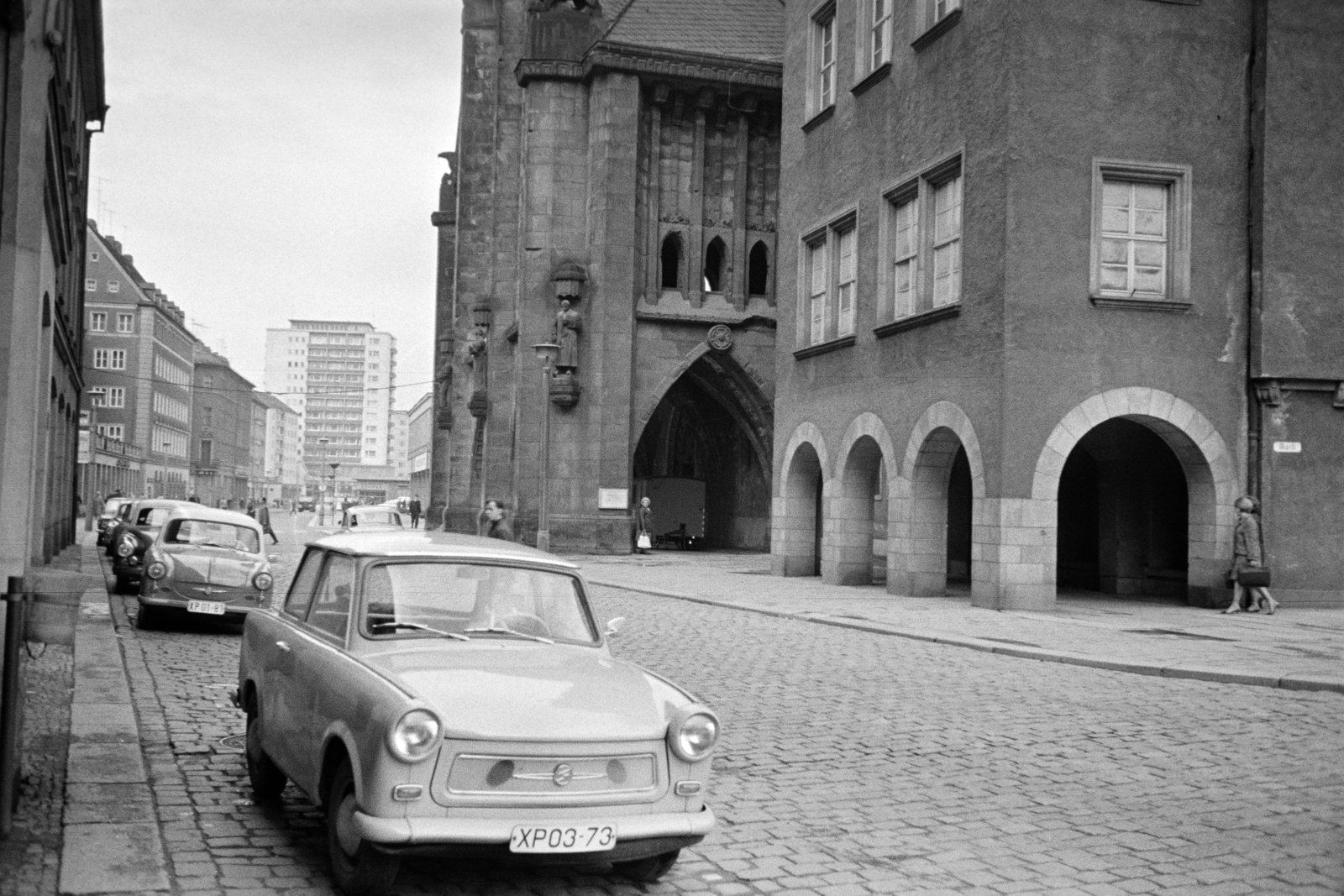 Germany, Chemnitz, (Karl-Marx-Stadt), Innere Klosterstraße a Markt felől, jobbra a Szent Jakab-templom., 1967, Artfókusz, GDR, Fortepan #280814