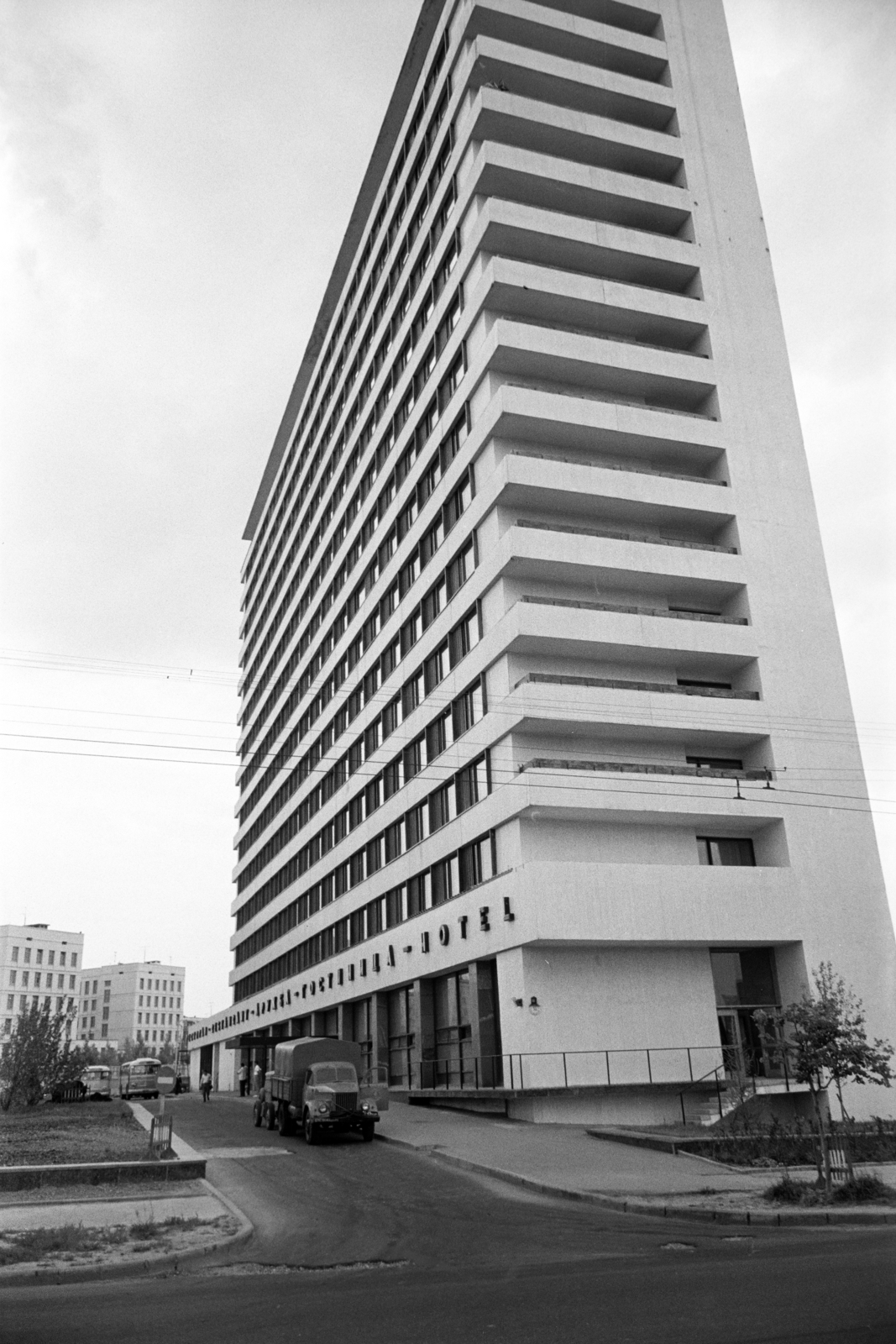 Russia, Moscow, proszpekt Vernadszkogo 53., az egykori Druzsba szálló (ma irodaház)., 1970, Artfókusz, Soviet Union, Fortepan #280840