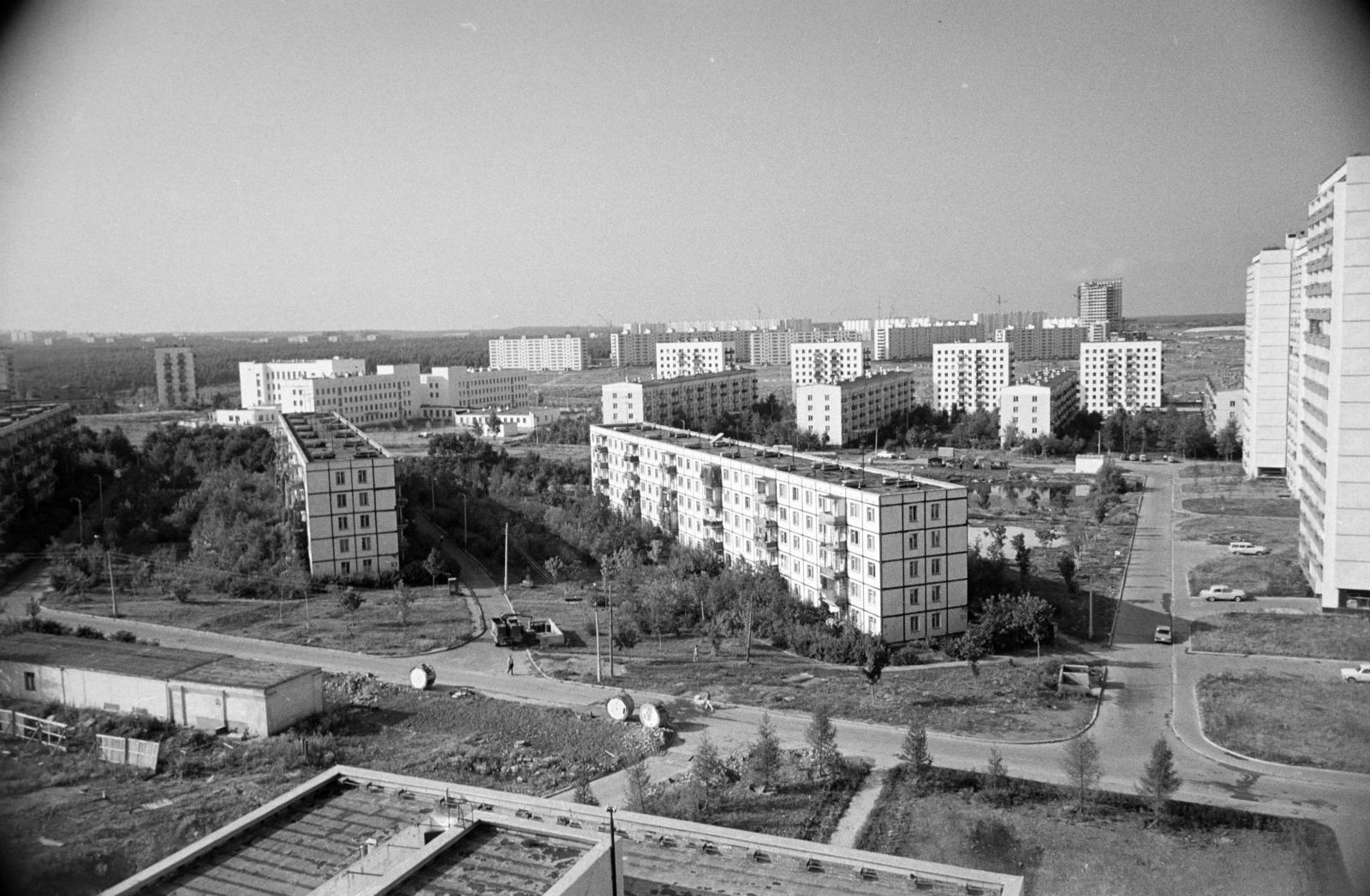 Russia, Moscow, kilátás a Druzsba szállóból a Tri Pruda (Három Tó) és az ulica Lobacsevszkogo épületei felé., 1970, Artfókusz, Soviet Union, Fortepan #280845