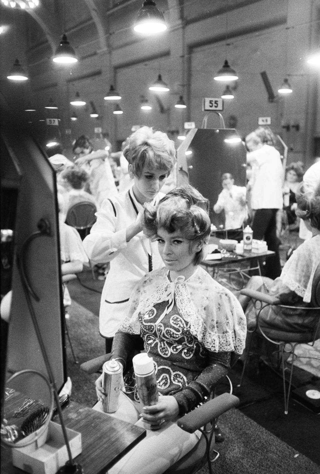 Hungary, Budapest VIII., Golgota út, Ganz-MÁVAG Művelődési Központ. A Magyar Fodrász Klub Pest-Buda-Óbuda egyesítésének centenáriuma tiszteletére rendezett Országos Ifjúsági Fodrász Bajnoksága, 1973. november 18-án., 1973, Artfókusz, Budapest, Fortepan #280872