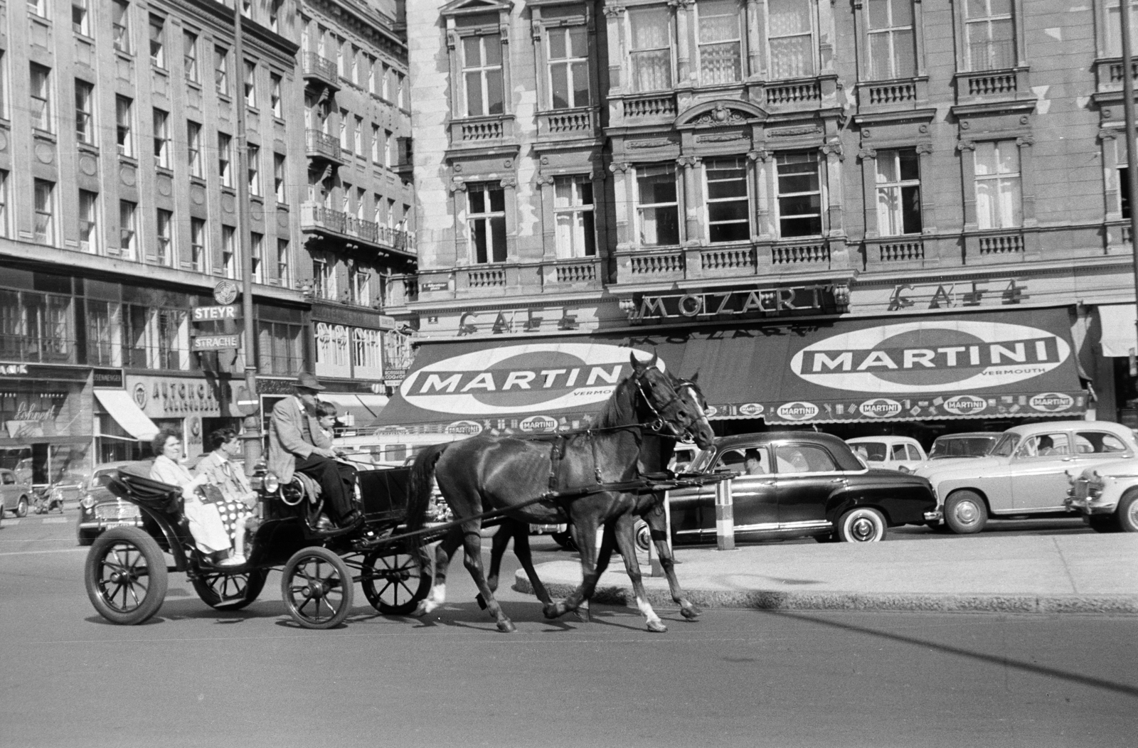 Ausztria, Bécs, Albertinaplatz - Maysedergasse sarok., 1963, Artfókusz, Fábián József, hintó, Fortepan #280883