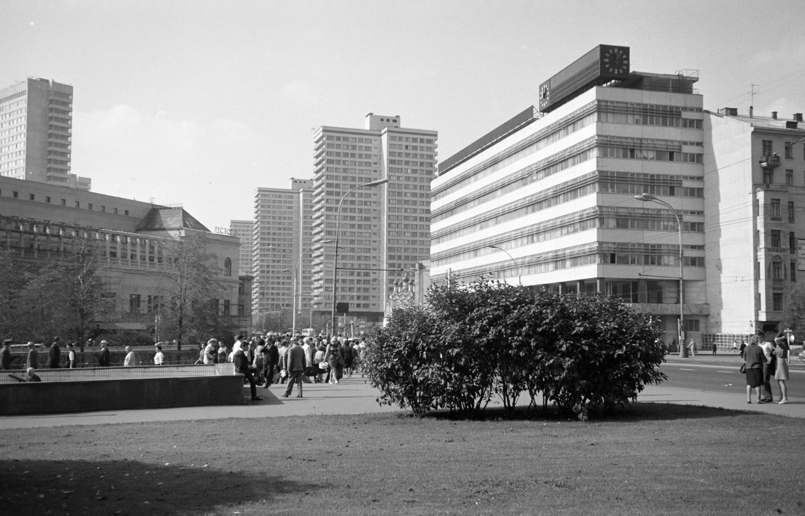 Russia, Moscow, plosagy Arbatszkije Vorota az ulica Novij Arbat (proszpekt Kalinyina) felé nézve., 1970, Artfókusz, Soviet Union, Fortepan #280920