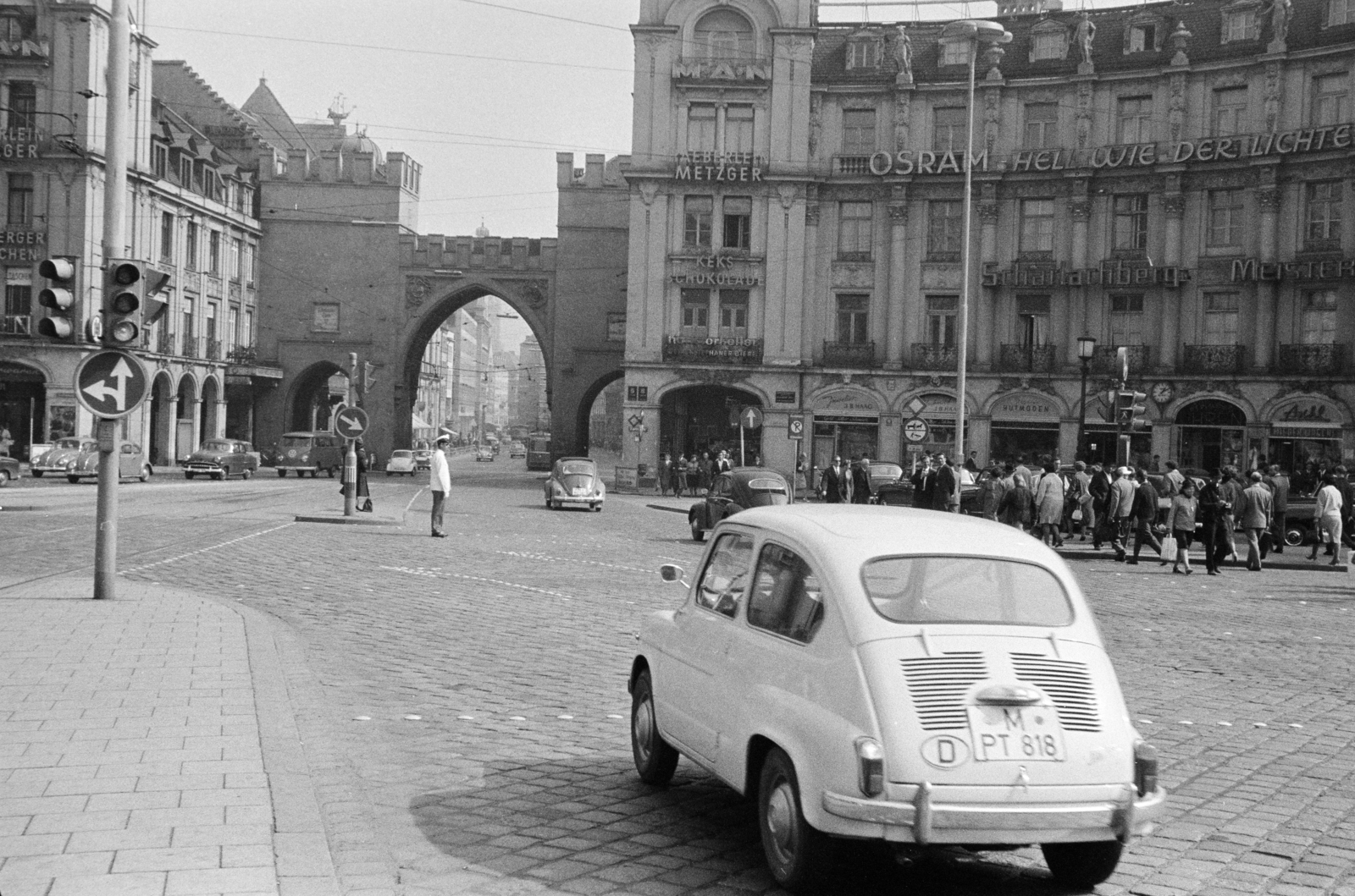 Németország, München, Karlsplatz, szemben a Neuhauser strasse és a Karlstor látható., 1965, Artfókusz, Fábián József, NSZK, Fortepan #280992