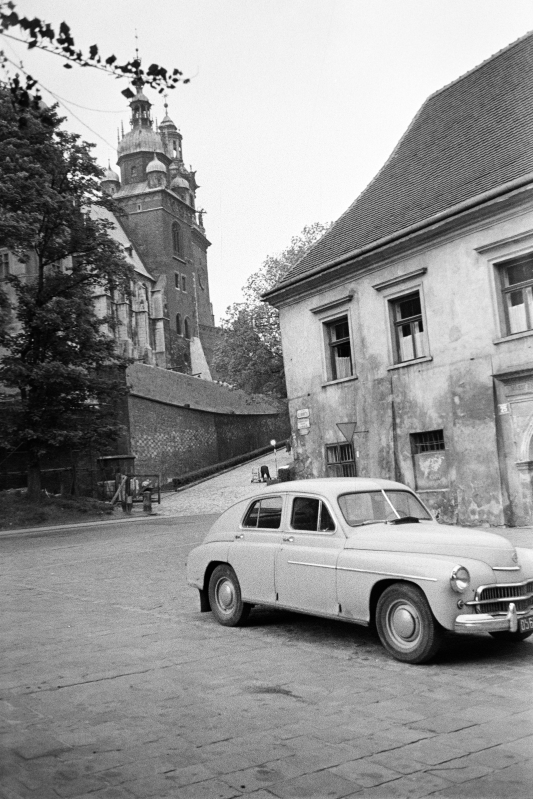 Poland, Kraków, ulica Kanonicza, szemben a Királyi Palota (Wawel)., 1968, Artfókusz, Fortepan #281062