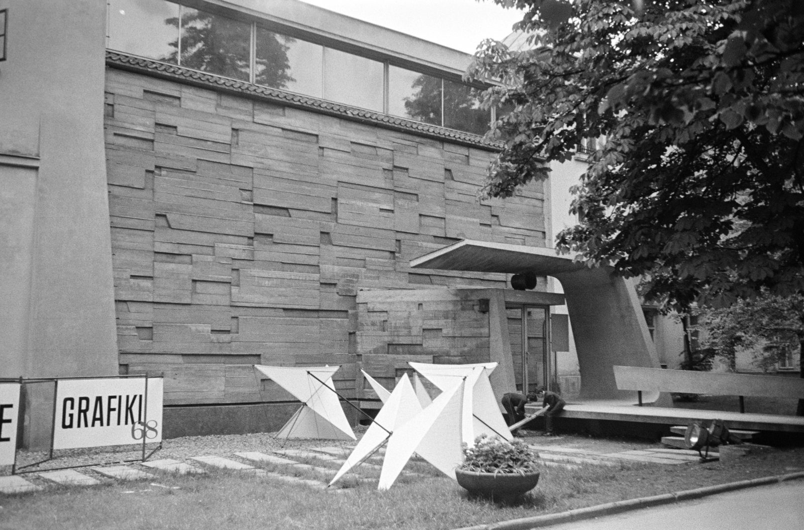 Poland, Kraków, plac Szczepański 3/a, Bunkier Sztuki Kortárs Művészeti Galéria (Galeria Sztuki Współczesnej „Bunkier Sztuki”)., 1968, Artfókusz, Fortepan #281068