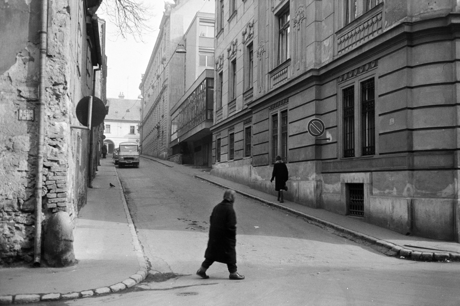 Magyarország, Pécs, Vörösmarty (Székesfehérvár) utca az Apáca utcától a Janus Pannonius utca felé nézve., 1967, Artfókusz, Fábián József, Fortepan #281125