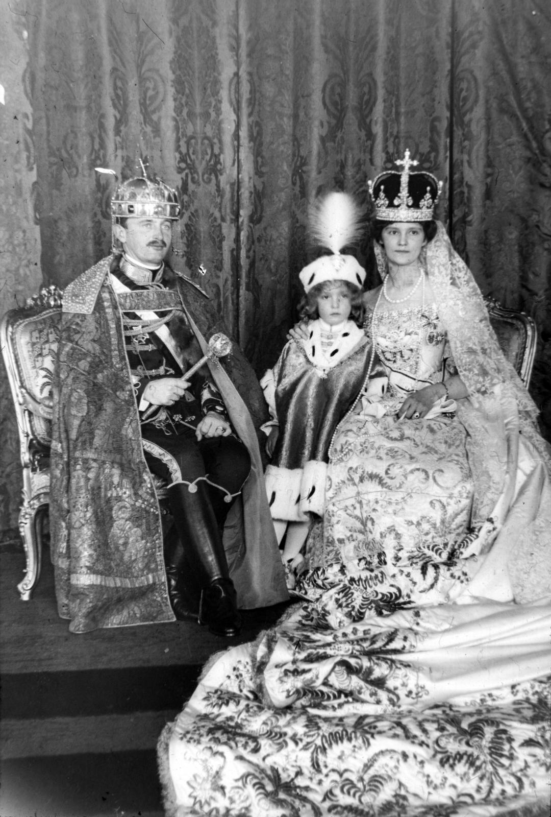 IV. Károly, Zita és Habsburg Ottó koronázási képe, 1916, Habsburg Ottó Alapítvány, celebrity, couple, Fortepan #281231