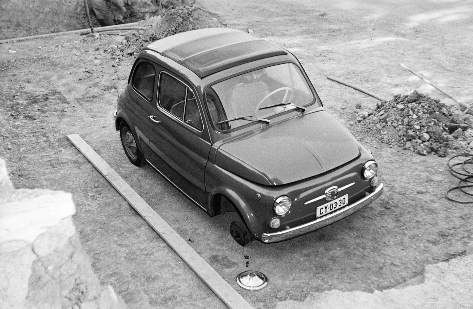 A kép forrását kérjük így adja meg: Fortepan / Budapest Főváros Levéltára. Levéltári jelzet: HU.BFL.XV.19.c.10, 1972, Budapest Főváros Levéltára / BRFK helyszínelési fényképei, BRFK Hivatala Bűnügyi Technikai Osztály, number plate, Fortepan #281370