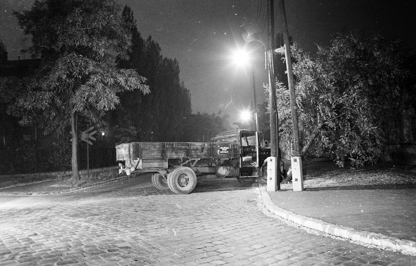 A kép forrását kérjük így adja meg: Fortepan / Budapest Főváros Levéltára. Levéltári jelzet: HU.BFL.XV.19.c.10, 1972, Budapest Főváros Levéltára / BRFK helyszínelési fényképei, BRFK Hivatala Bűnügyi Technikai Osztály, accident, Fortepan #281517