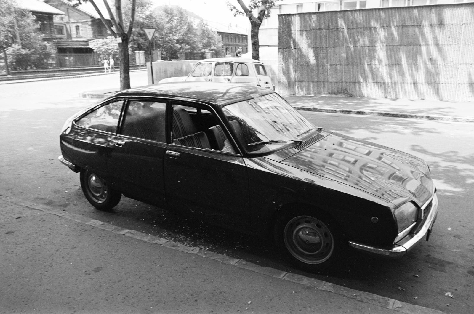 Hungary, Budapest IX., Kinizsi utca, a Citroen GS típusú személygépkocsi mögött a Közraktár utca látható. A kép forrását kérjük így adja meg: Fortepan / Budapest Főváros Levéltára. Levéltári jelzet: HU.BFL.XV.19.c.10, 1972, Budapest Főváros Levéltára / BRFK helyszínelési fényképei, BRFK Hivatala Bűnügyi Technikai Osztály, Budapest, Fortepan #281528
