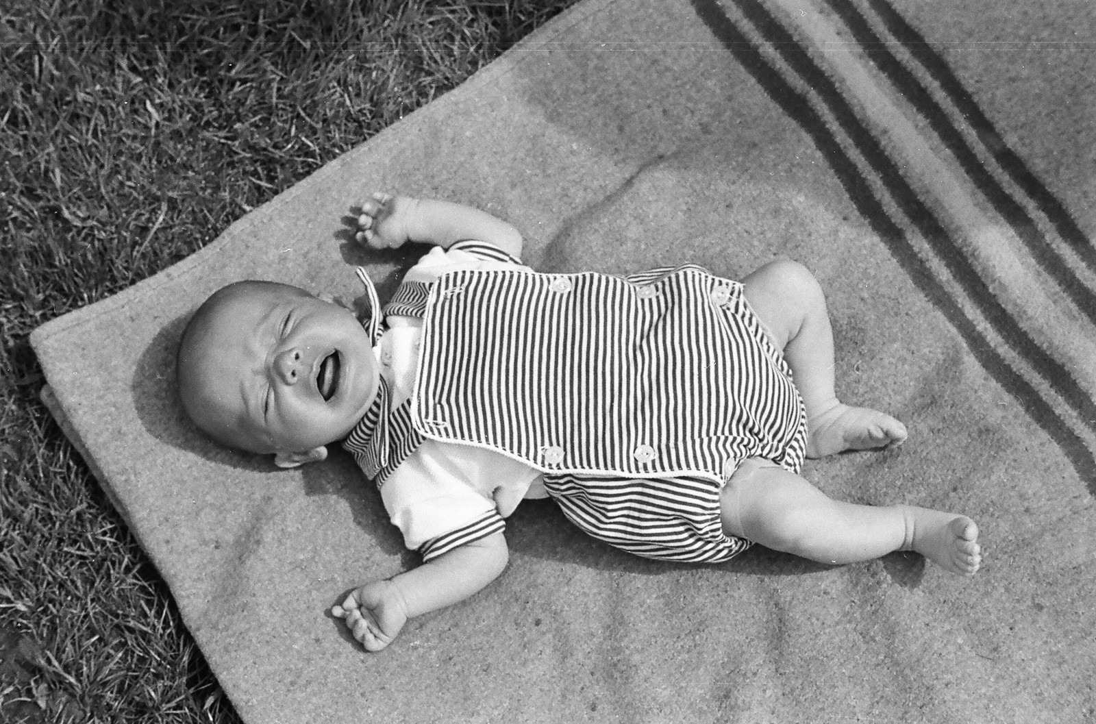 1962, Umann Kornél, newborn, crying, Fortepan #28162