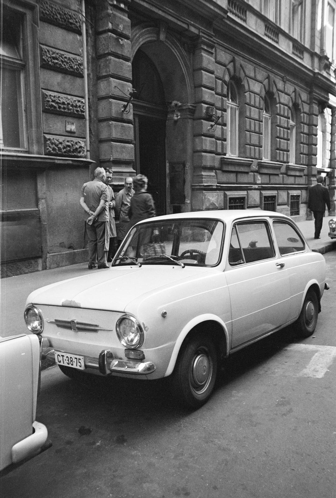 A kép forrását kérjük így adja meg: Fortepan / Budapest Főváros Levéltára. Levéltári jelzet: HU.BFL.XV.19.c.10, 1972, Budapest Főváros Levéltára / BRFK helyszínelési fényképei, BRFK Hivatala Bűnügyi Technikai Osztály, number plate, Fortepan #281712