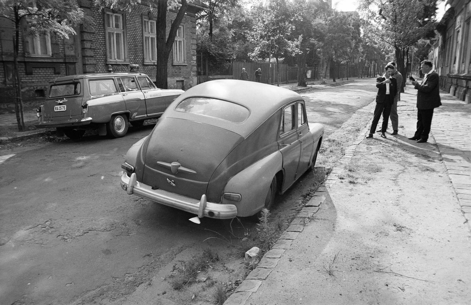 A kép forrását kérjük így adja meg: Fortepan / Budapest Főváros Levéltára. Levéltári jelzet: HU.BFL.XV.19.c.10, 1972, Budapest Főváros Levéltára / BRFK helyszínelési fényképei, BRFK Hivatala Bűnügyi Technikai Osztály, wreck, number plate, Fortepan #281879