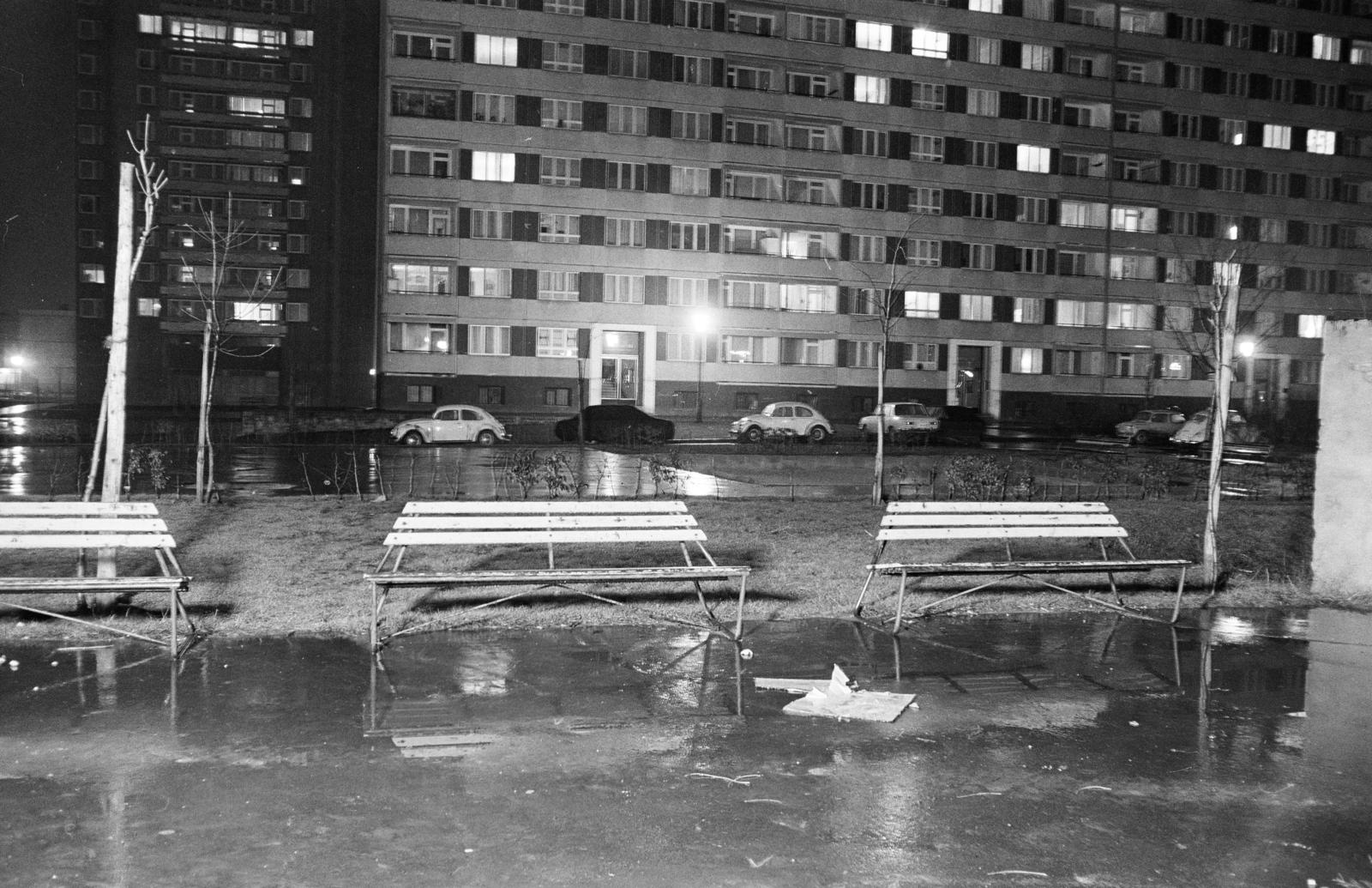Hungary, Budapest XI., Tétényi út, a park mögött a 38-as számú ház látható. A kép forrását kérjük így adja meg: Fortepan / Budapest Főváros Levéltára. Levéltári jelzet: HU.BFL.XV.19.c.10, 1971, Budapest Főváros Levéltára / BRFK helyszínelési fényképei, BRFK Hivatala Bűnügyi Technikai Osztály, Budapest, blocks, Fortepan #282090