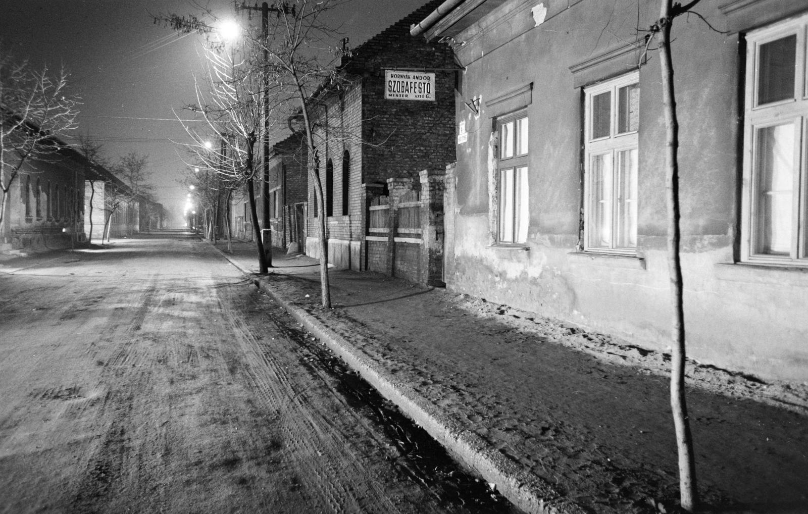 Hungary, Budapest XX., Szent Imre herceg (Ősz Szabó József) utca a Rákóczi utca felől, jobb szélen a 4-es számú ház. A kép forrását kérjük így adja meg: Fortepan / Budapest Főváros Levéltára. Levéltári jelzet: HU.BFL.XV.19.c.10, 1971, Budapest Főváros Levéltára / BRFK helyszínelési fényképei, BRFK Hivatala Bűnügyi Technikai Osztály, Budapest, Fortepan #282445