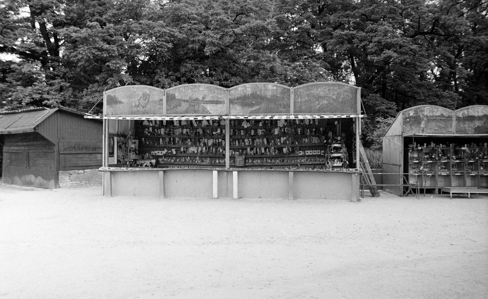 Hungary, Budapest II., Nagyrét. A kép forrását kérjük így adja meg: Fortepan / Budapest Főváros Levéltára. Levéltári jelzet: HU.BFL.XV.19.c.10, 1972, Budapest Főváros Levéltára / BRFK helyszínelési fényképei, BRFK Hivatala Bűnügyi Technikai Osztály, shooting-gallery, Budapest, Fortepan #282597