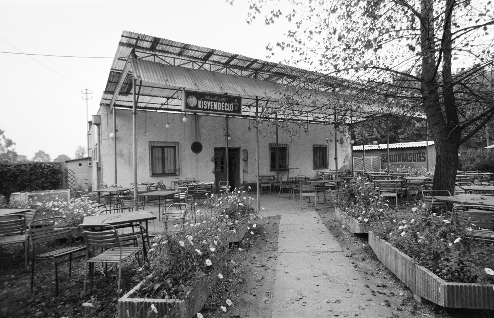 Hungary, Budapest XI., Kamaraerdő, Muskátli kisvendéglő. A kép forrását kérjük így adja meg: Fortepan / Budapest Főváros Levéltára. Levéltári jelzet: HU.BFL.XV.19.c.10, 1972, Budapest Főváros Levéltára / BRFK helyszínelési fényképei, BRFK Hivatala Bűnügyi Technikai Osztály, Budapest, Fortepan #282769
