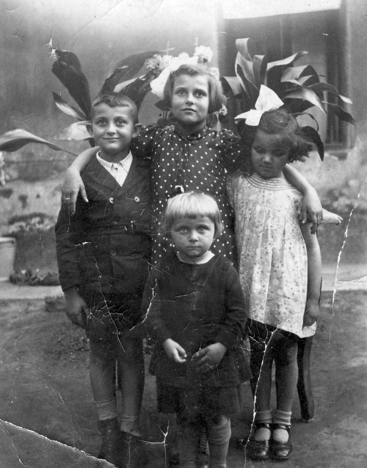 1928, Horváth Lajos, yard, tableau, boy, girl, kid, Fortepan #28318