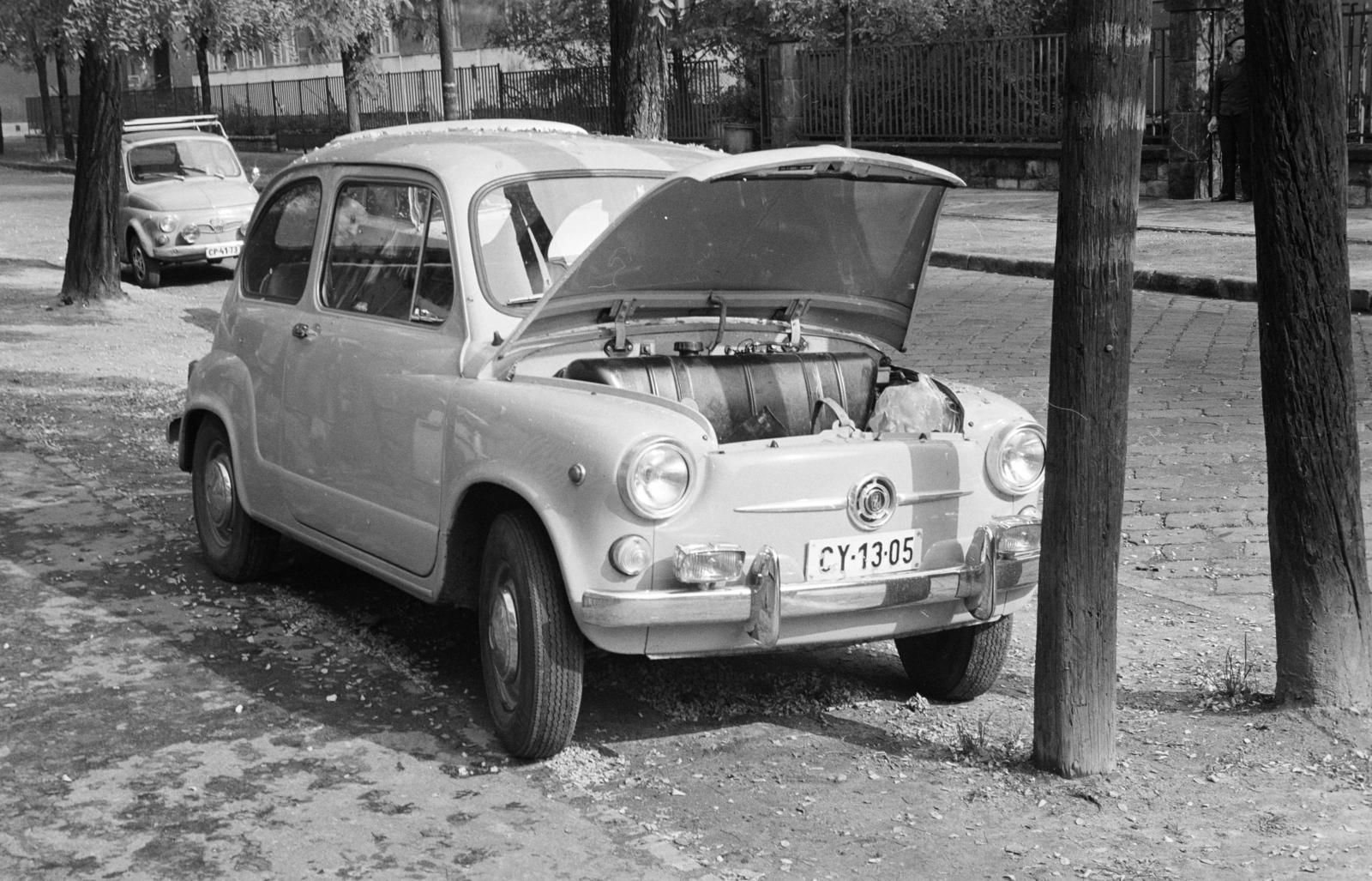 A kép forrását kérjük így adja meg: Fortepan / Budapest Főváros Levéltára. Levéltári jelzet: HU.BFL.XV.19.c.10, 1972, Budapest Főváros Levéltára / BRFK helyszínelési fényképei, BRFK Hivatala Bűnügyi Technikai Osztály, number plate, untitled, Fortepan #283381