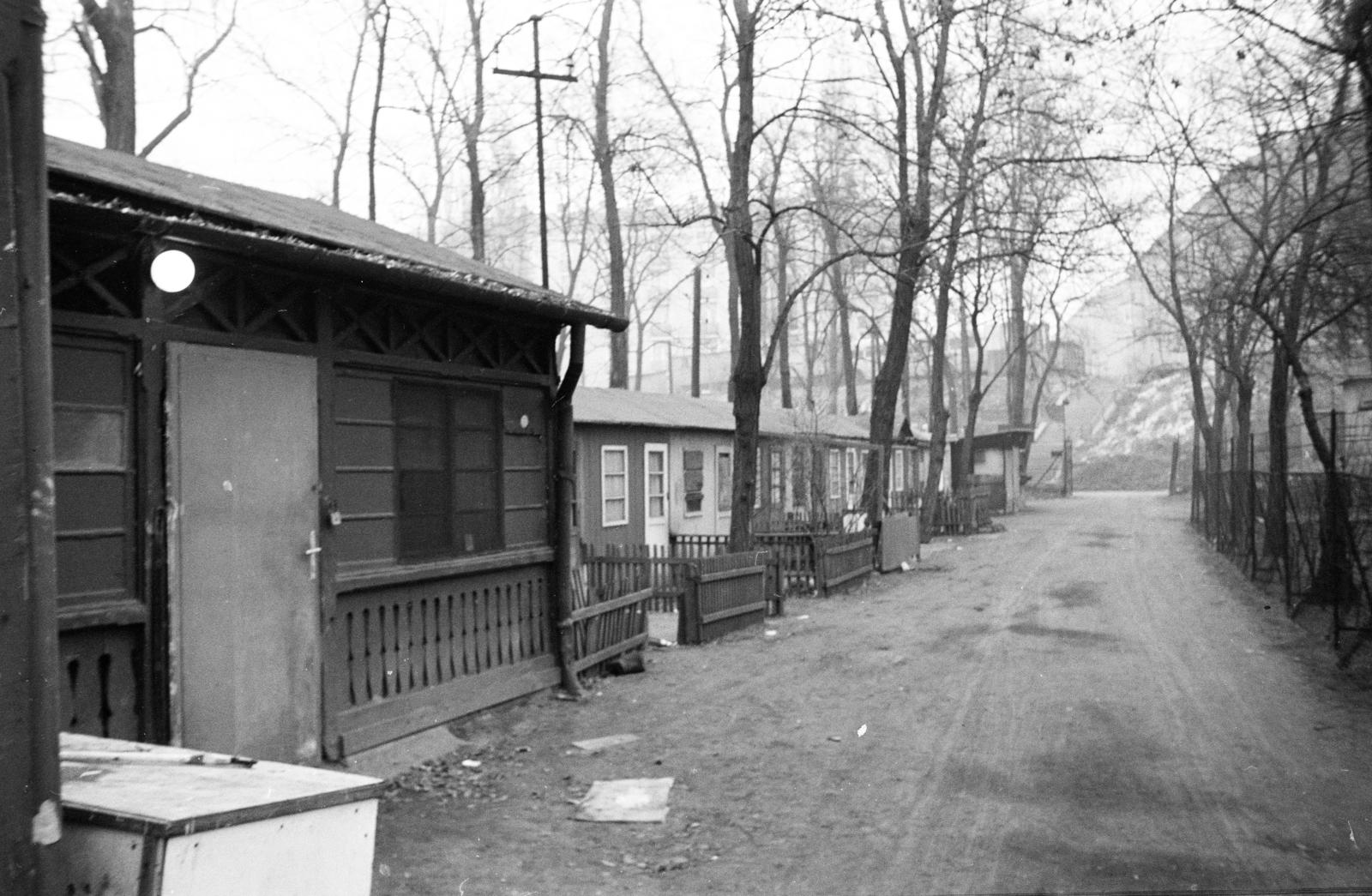 A kép forrását kérjük így adja meg: Fortepan / Budapest Főváros Levéltára. Levéltári jelzet: HU.BFL.XV.19.c.10, 1972, Budapest Főváros Levéltára / BRFK helyszínelési fényképei, BRFK Hivatala Bűnügyi Technikai Osztály, Fortepan #283545