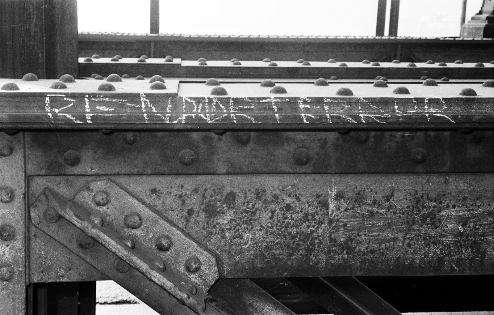 Hungary, Budapest, a felvétel a Széchenyi Lánchídon készült. A kép forrását kérjük így adja meg: Fortepan / Budapest Főváros Levéltára. Levéltári jelzet: HU.BFL.XV.19.c.10, 1972, Budapest Főváros Levéltára / BRFK helyszínelési fényképei, BRFK Hivatala Bűnügyi Technikai Osztály, Fortepan #283589