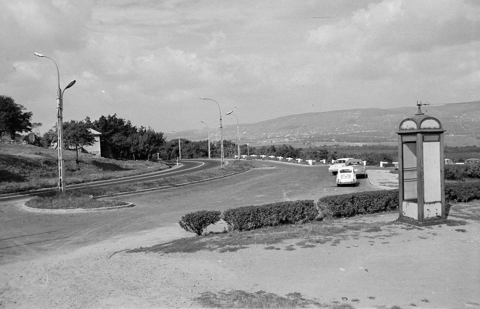 A kép forrását kérjük így adja meg: Fortepan / Budapest Főváros Levéltára. Levéltári jelzet: HU.BFL.XV.19.c.10, 1972, Budapest Főváros Levéltára / BRFK helyszínelési fényképei, BRFK Hivatala Bűnügyi Technikai Osztály, phone booth, solitude, Fortepan #283605