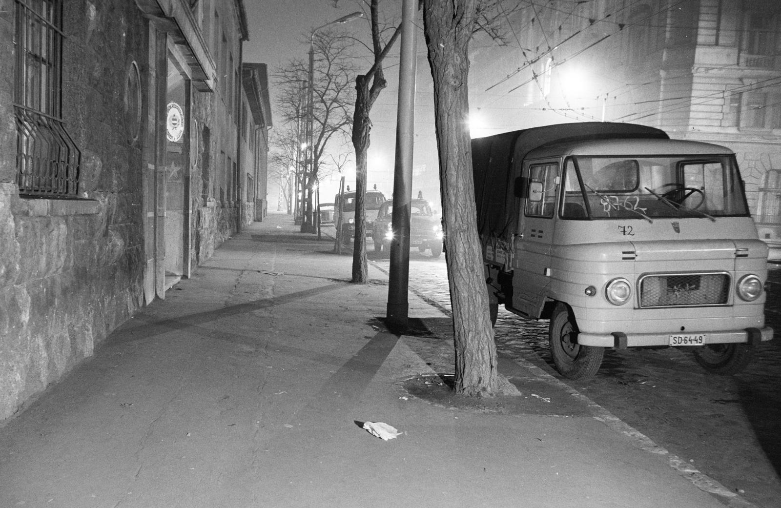 A kép forrását kérjük így adja meg: Fortepan / Budapest Főváros Levéltára. Levéltári jelzet: HU.BFL.XV.19.c.10, 1972, Budapest Főváros Levéltára / BRFK helyszínelési fényképei, BRFK Hivatala Bűnügyi Technikai Osztály, number plate, Zuk-brand, Fortepan #283743