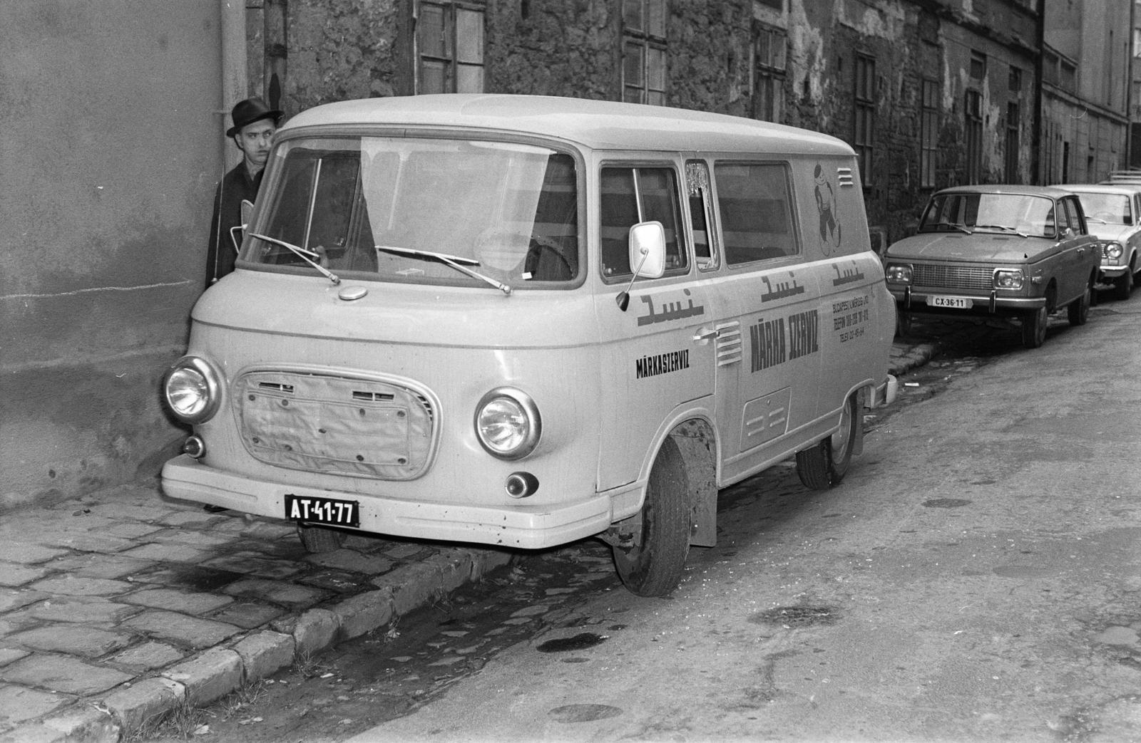 A kép forrását kérjük így adja meg: Fortepan / Budapest Főváros Levéltára. Levéltári jelzet: HU.BFL.XV.19.c.10, 1972, Budapest Főváros Levéltára / BRFK helyszínelési fényképei, BRFK Hivatala Bűnügyi Technikai Osztály, number plate, Barkas-brand, Industrial Instrument Factory, Fortepan #283796