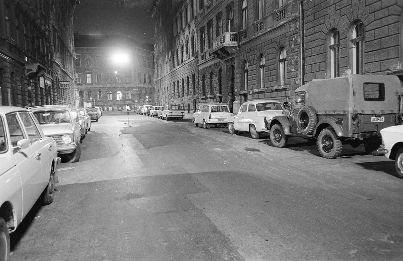 A kép forrását kérjük így adja meg: Fortepan / Budapest Főváros Levéltára. Levéltári jelzet: HU.BFL.XV.19.c.10, 1971, Budapest Főváros Levéltára / BRFK helyszínelési fényképei, BRFK Hivatala Bűnügyi Technikai Osztály, number plate, car park, Fortepan #284159