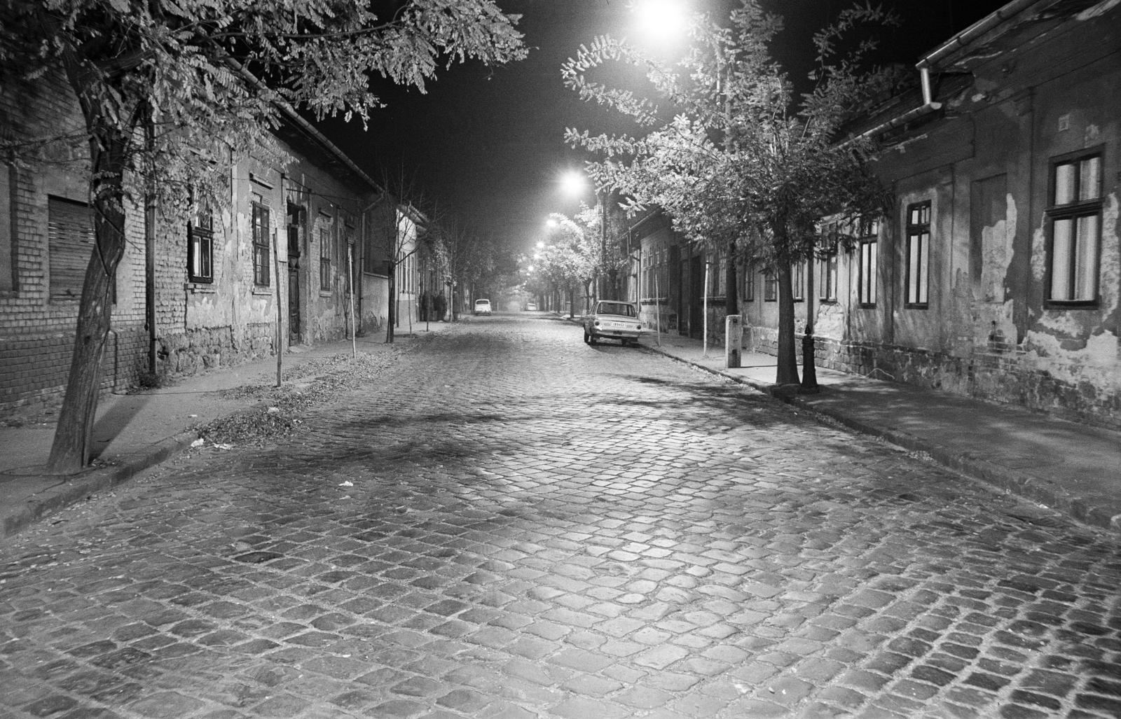 Magyarország, Budapest IV., Lőrinc (Komját Aladár) utca a Kassai (Bán Tibor) utca -Leibstuck Mária utca között. A kép forrását kérjük így adja meg: Fortepan / Budapest Főváros Levéltára. Levéltári jelzet: HU.BFL.XV.19.c.10, 1971, Budapest Főváros Levéltára / BRFK helyszínelési fényképei, BRFK Hivatala Bűnügyi Technikai Osztály, Budapest, Fortepan #284169