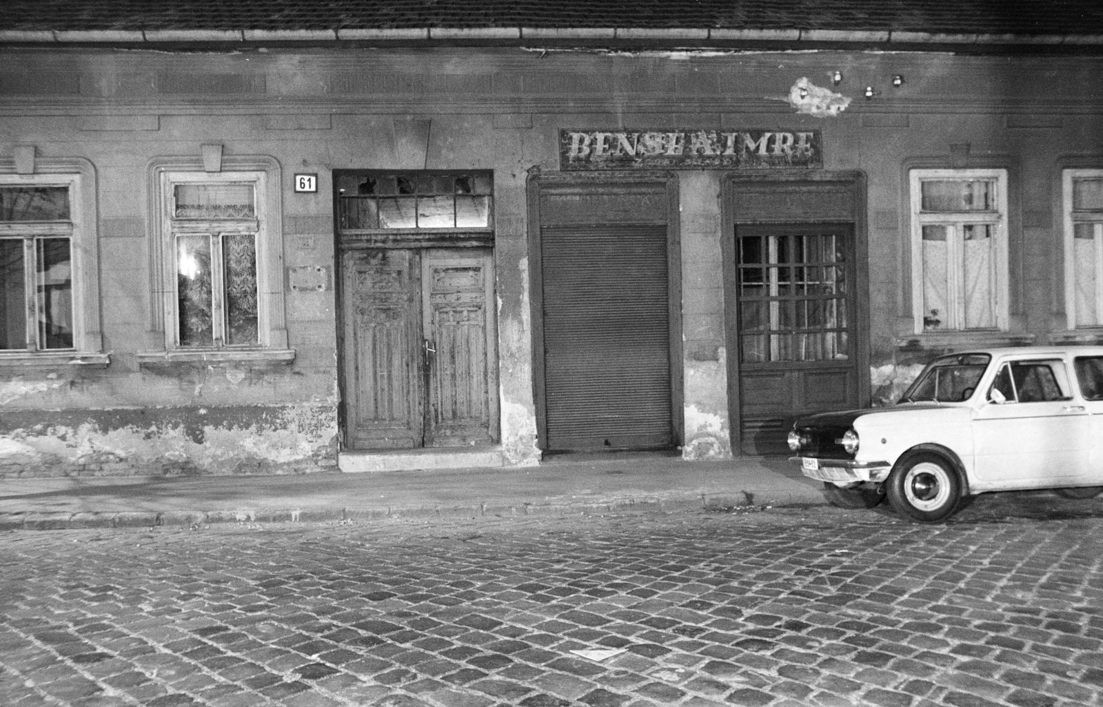 A kép forrását kérjük így adja meg: Fortepan / Budapest Főváros Levéltára. Levéltári jelzet: HU.BFL.XV.19.c.10, 1971, Budapest Főváros Levéltára / BRFK helyszínelési fényképei, BRFK Hivatala Bűnügyi Technikai Osztály, Zaporozhetz-brand, Fortepan #284171