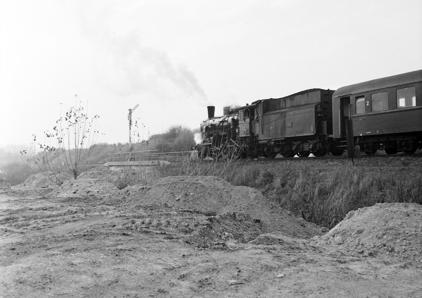 A kép forrását kérjük így adja meg: Fortepan / Budapest Főváros Levéltára. Levéltári jelzet: HU.BFL.XV.19.c.10, 1971, Budapest Főváros Levéltára / BRFK helyszínelési fényképei, BRFK Hivatala Bűnügyi Technikai Osztály, gőzmozdony, Fortepan #284293