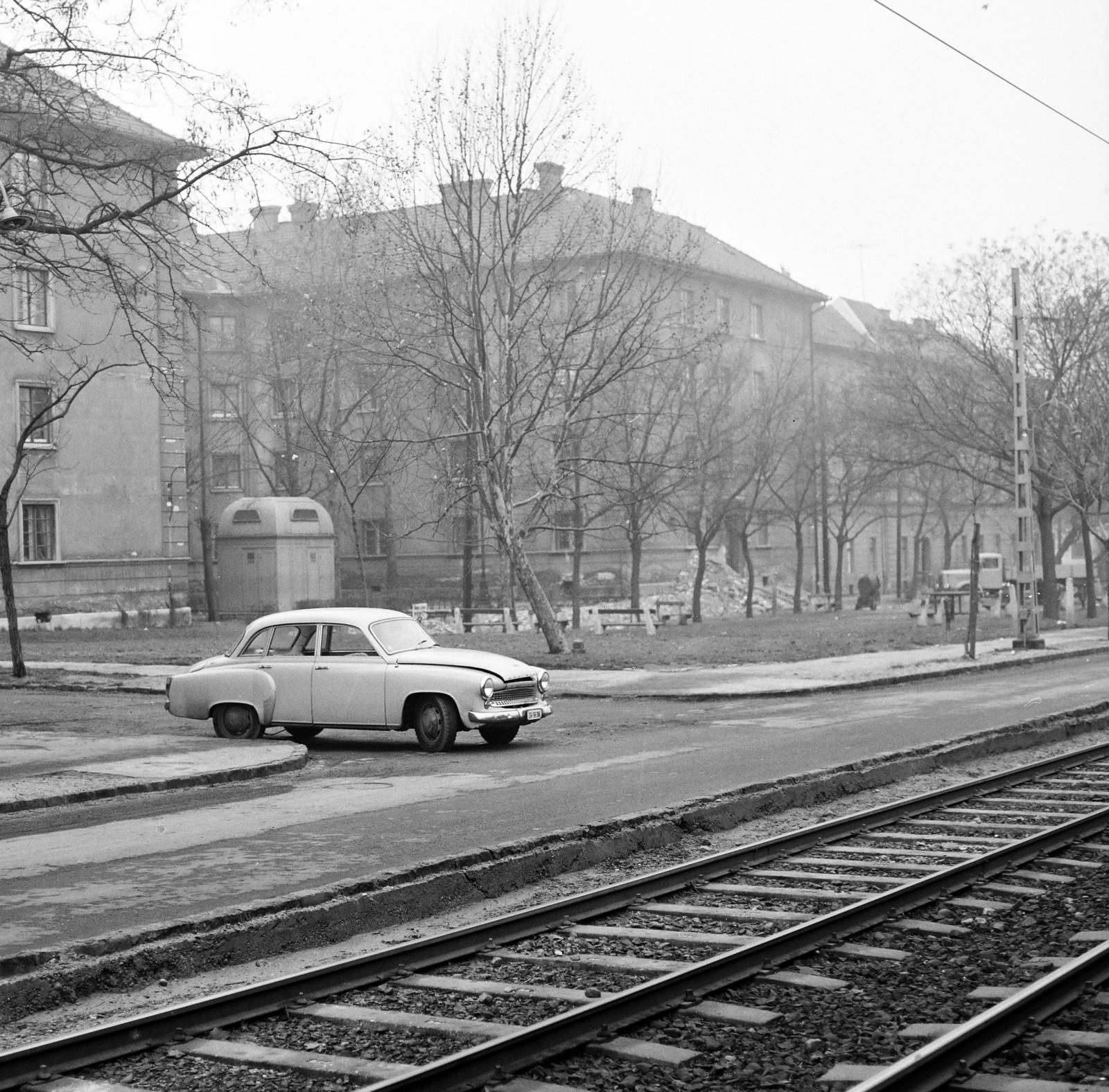 A kép forrását kérjük így adja meg: Fortepan / Budapest Főváros Levéltára. Levéltári jelzet: HU.BFL.XV.19.c.10, 1971, Budapest Főváros Levéltára / BRFK helyszínelési fényképei, BRFK Hivatala Bűnügyi Technikai Osztály, Fortepan #284311