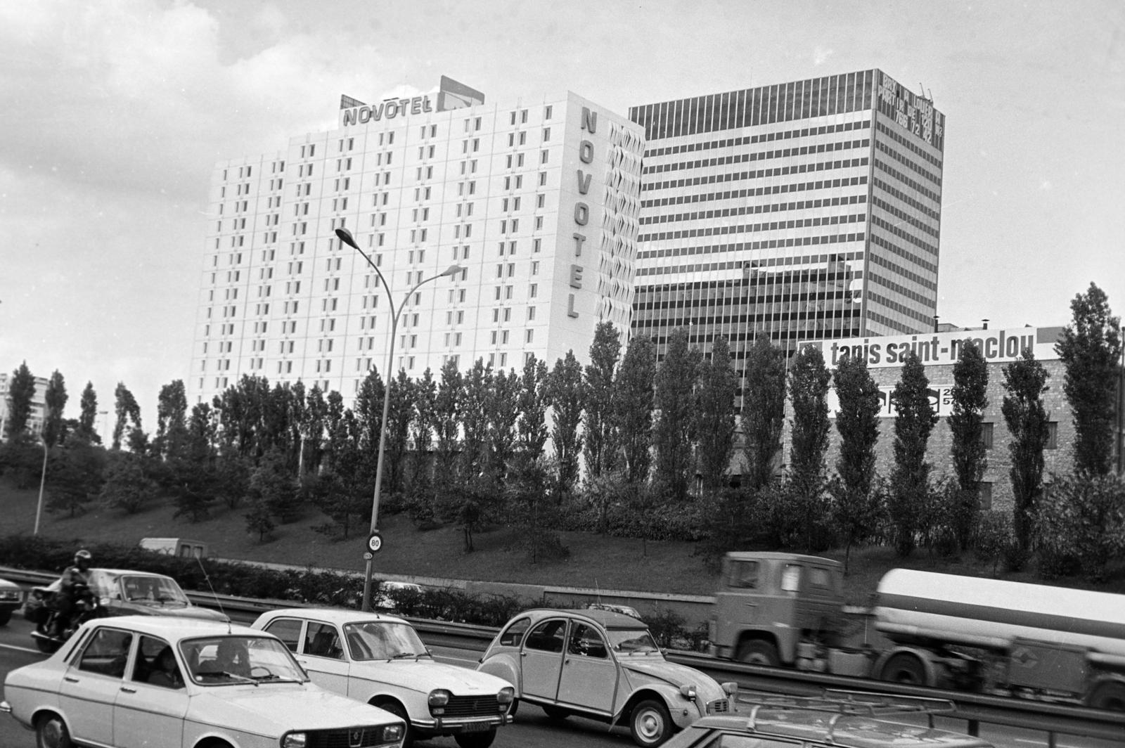 France, Boulevard Périphérique, szemben a Hotel Novotel Paris Est., 1976, Bihari Erzsébet-Németh Tamás Lajos, Fortepan #284467
